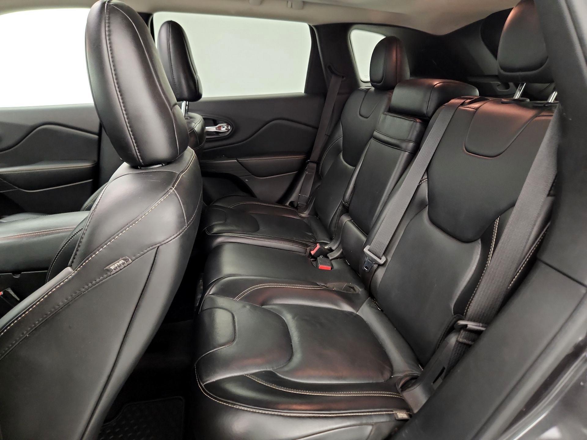 Thumbnail: 2016 Jeep Cherokee - 20
