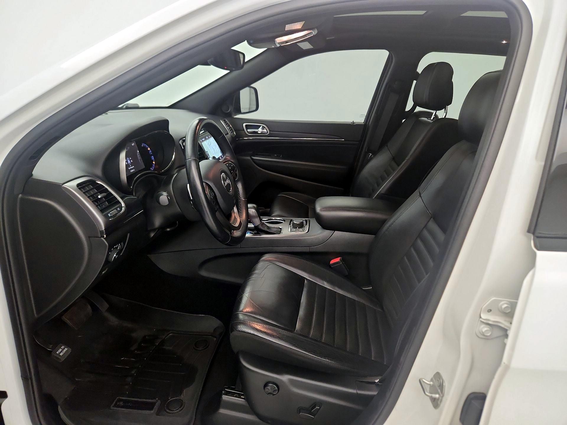 Thumbnail: 2020 Jeep Grand Cherokee - 11