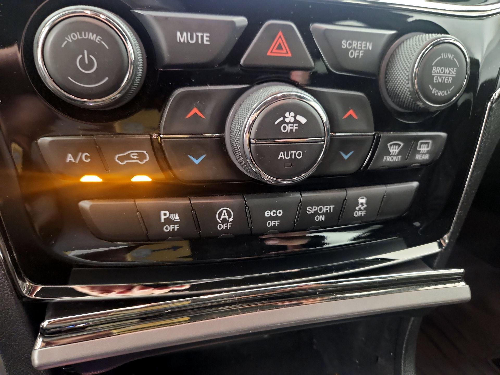 Thumbnail: 2020 Jeep Grand Cherokee - 17