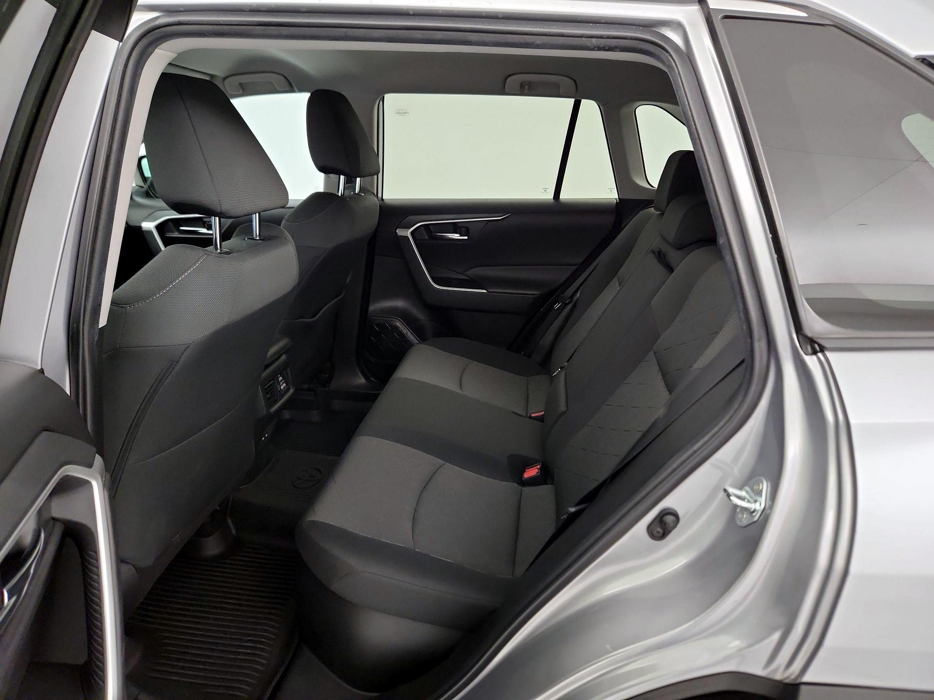 Thumbnail: 2022 Toyota RAV4 - 19