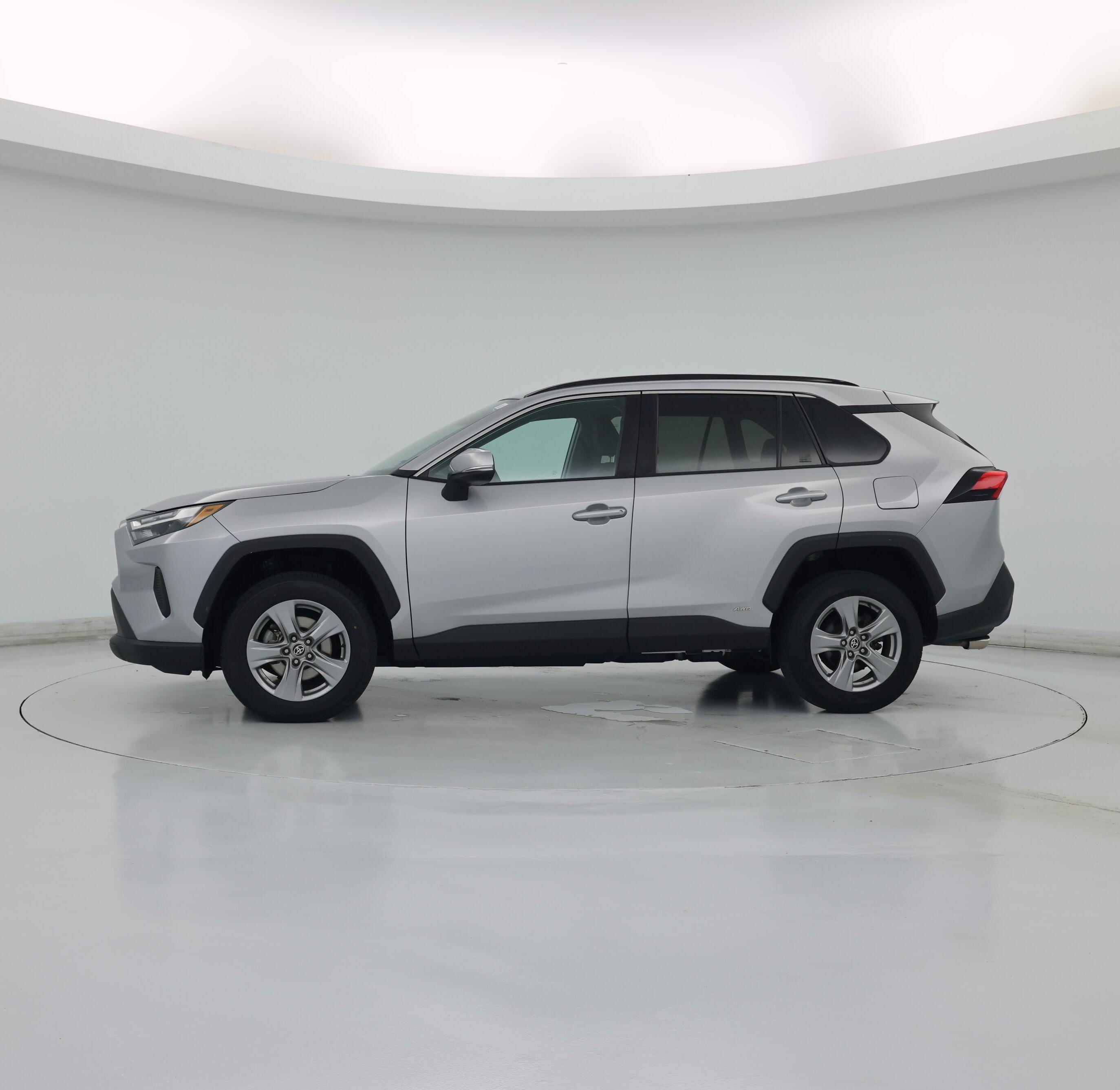 Thumbnail: 2022 Toyota RAV4 - 3