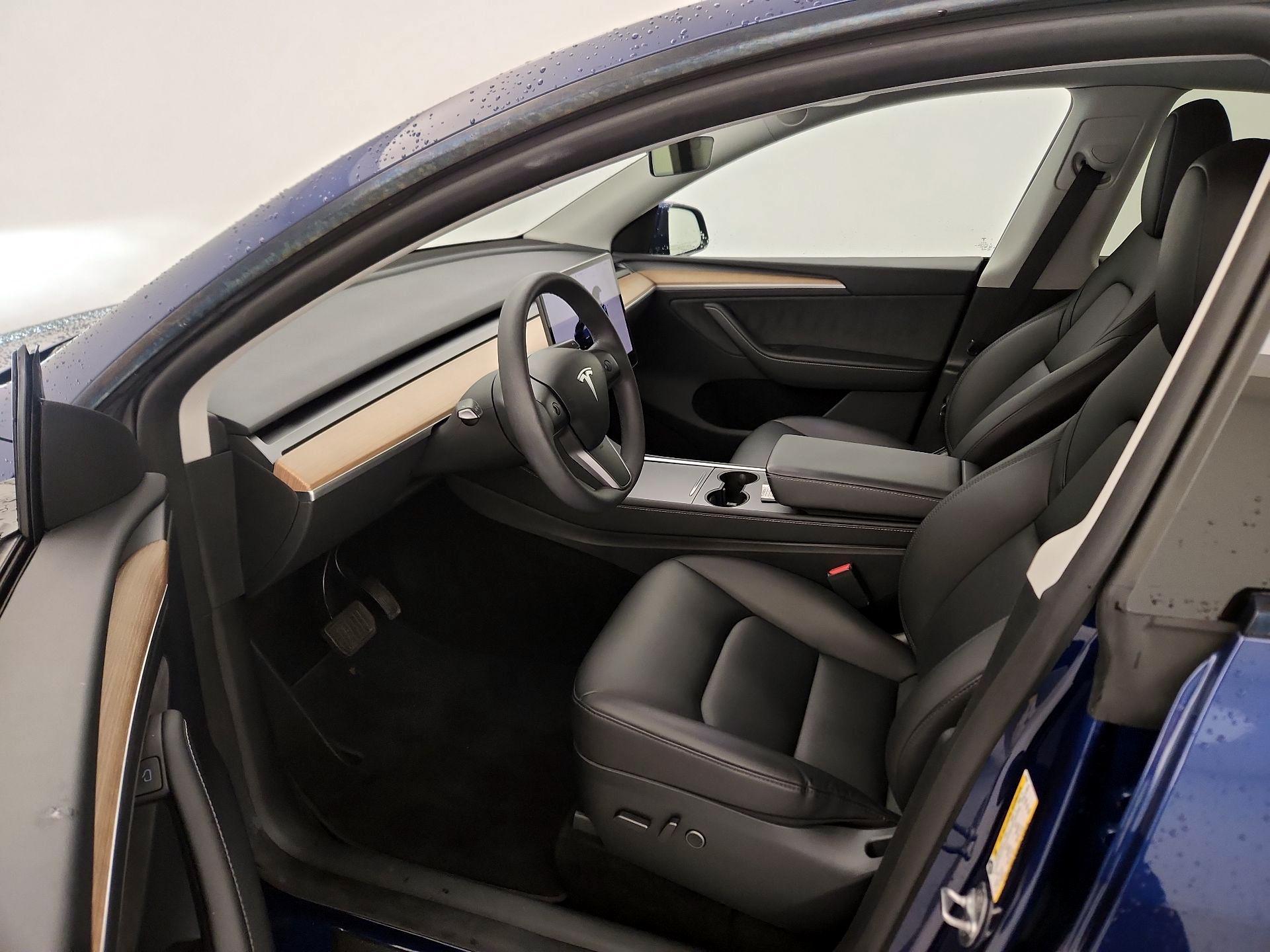 Thumbnail: 2023 Tesla Model Y - 11