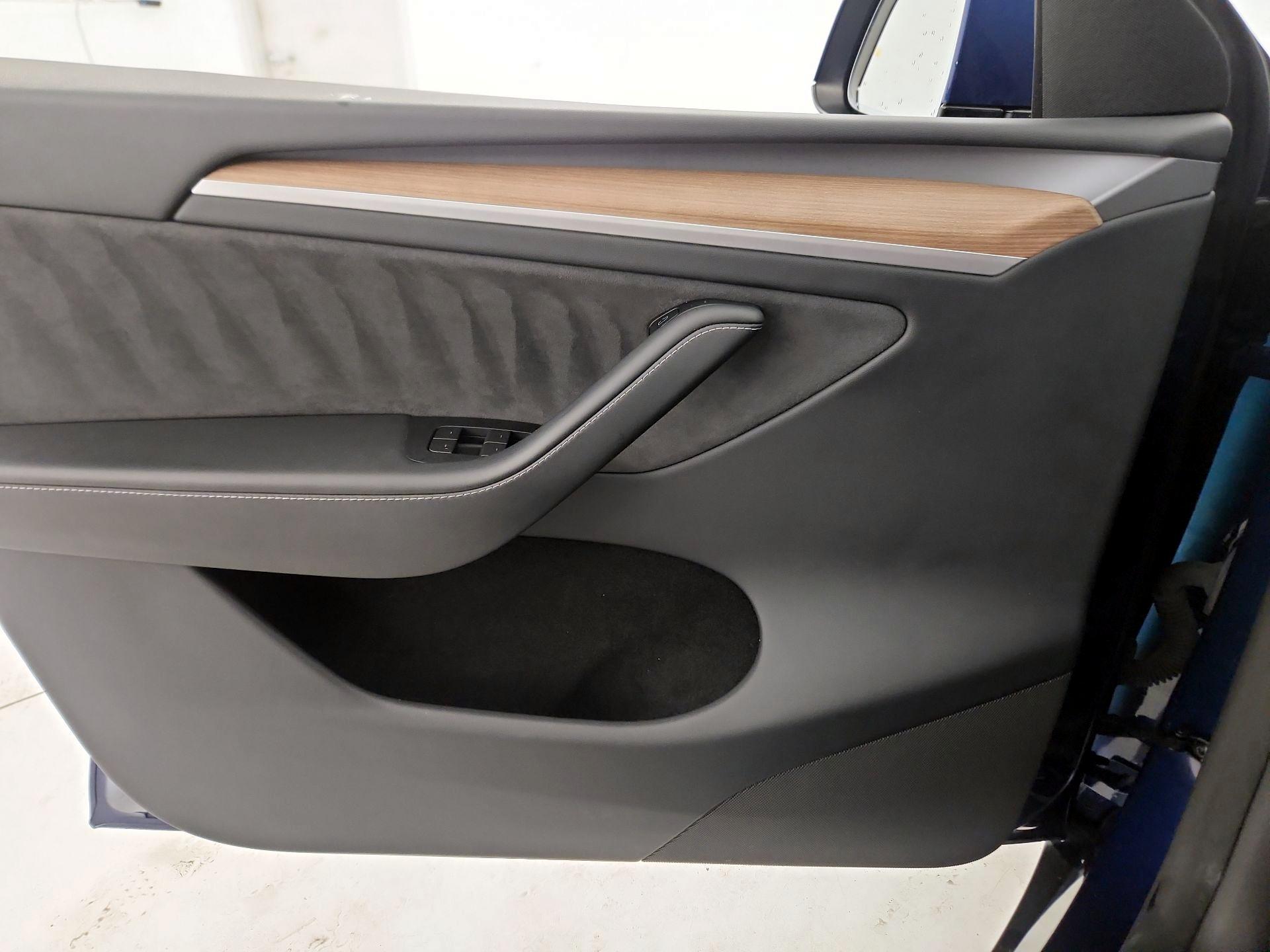 Thumbnail: 2023 Tesla Model Y - 12