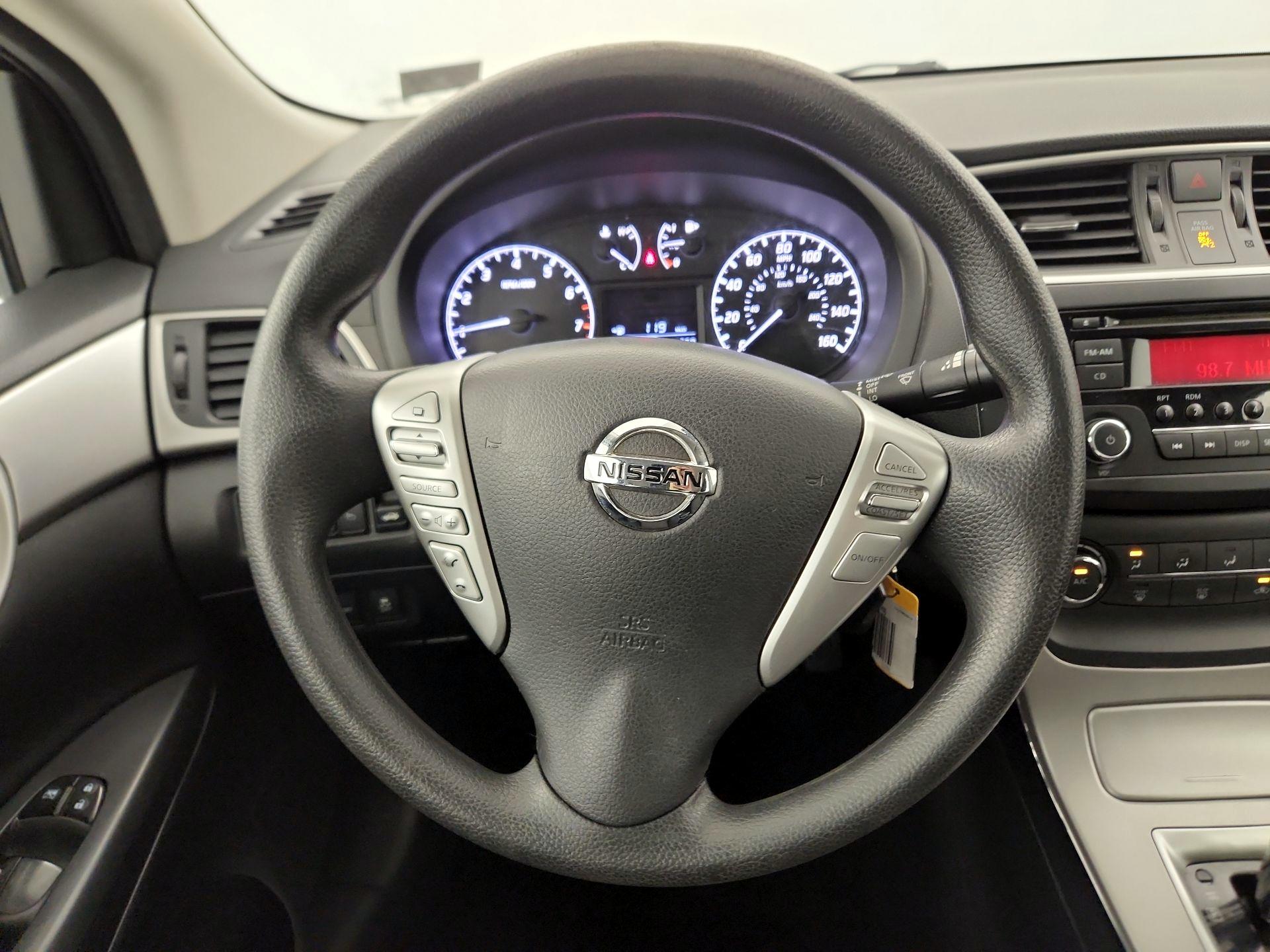 Thumbnail: 2015 Nissan Sentra - 10
