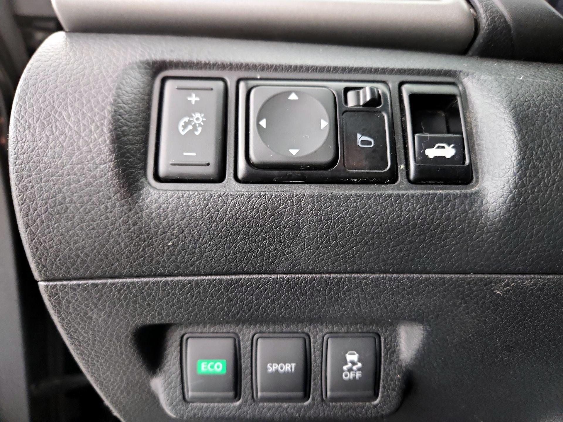 Thumbnail: 2015 Nissan Sentra - 13
