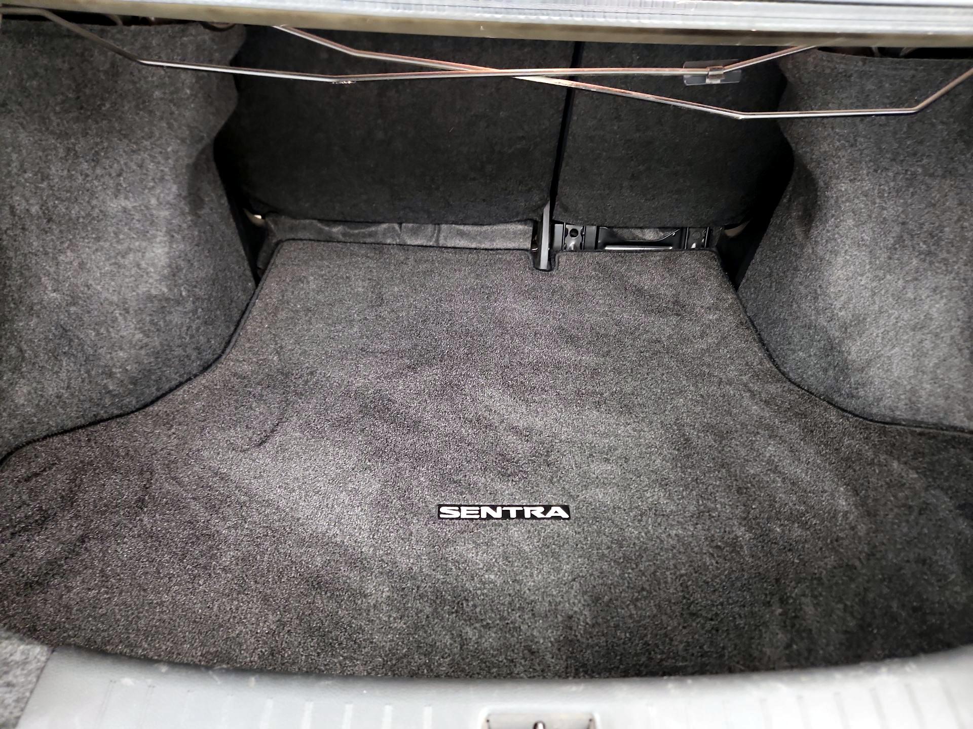Thumbnail: 2015 Nissan Sentra - 19