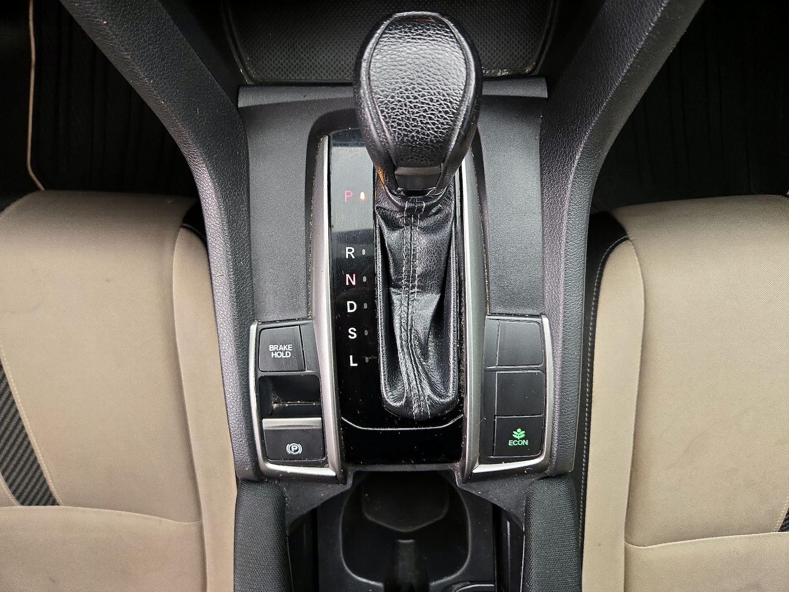 2018 Honda Civic Hatchback EX - Photo 18