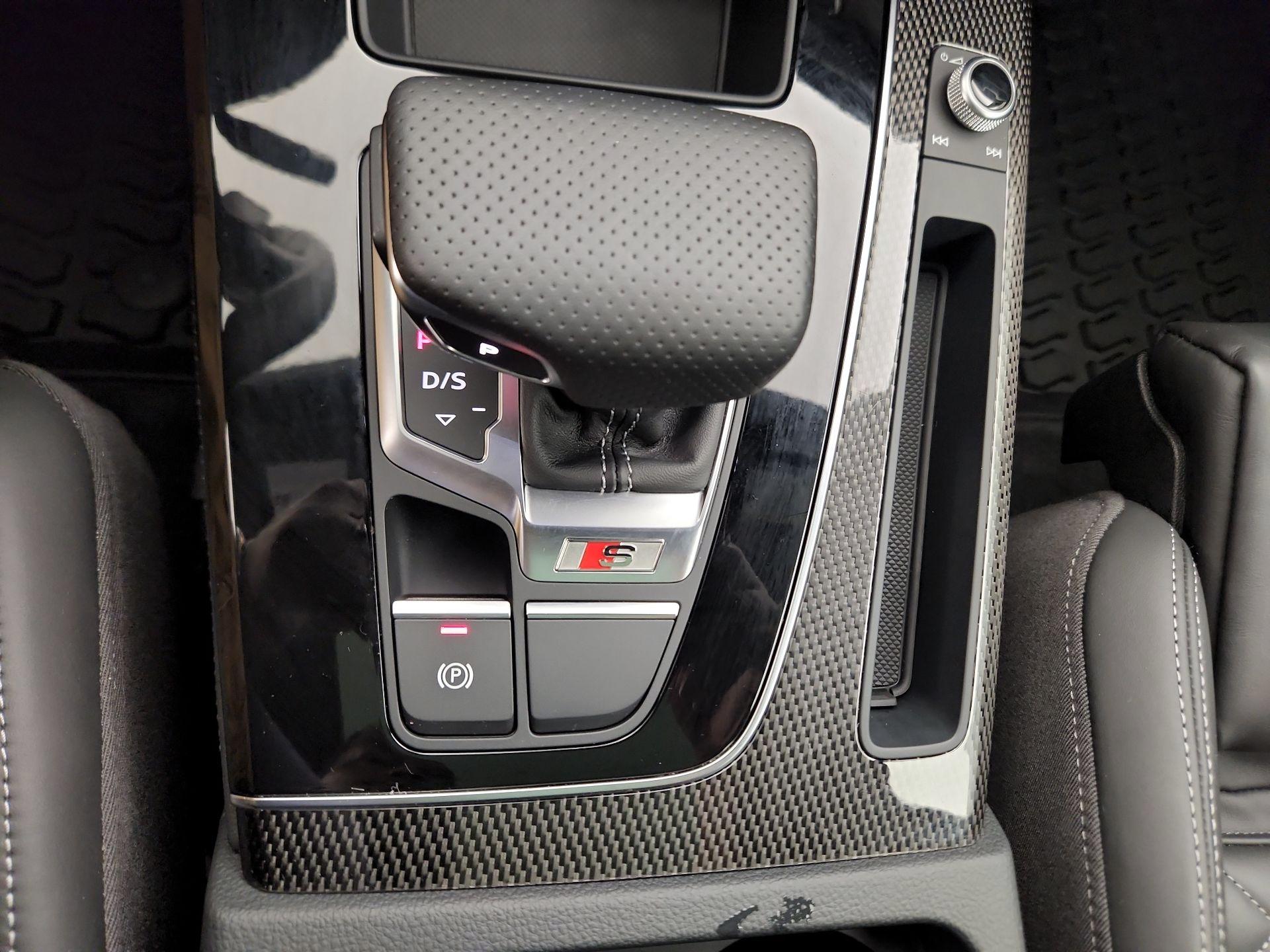 Thumbnail: 2024 Audi SQ5 - 18