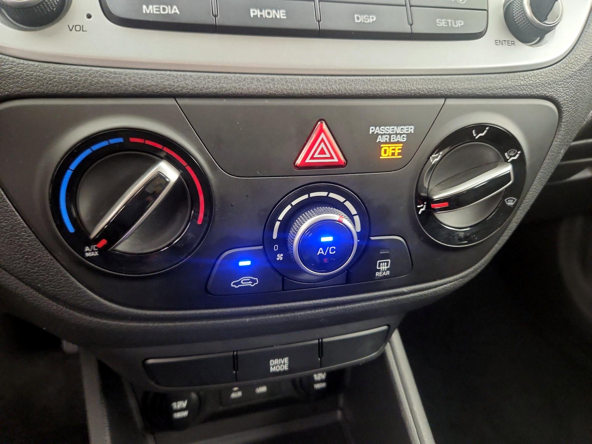 Thumbnail: 2022 Hyundai Accent - 16