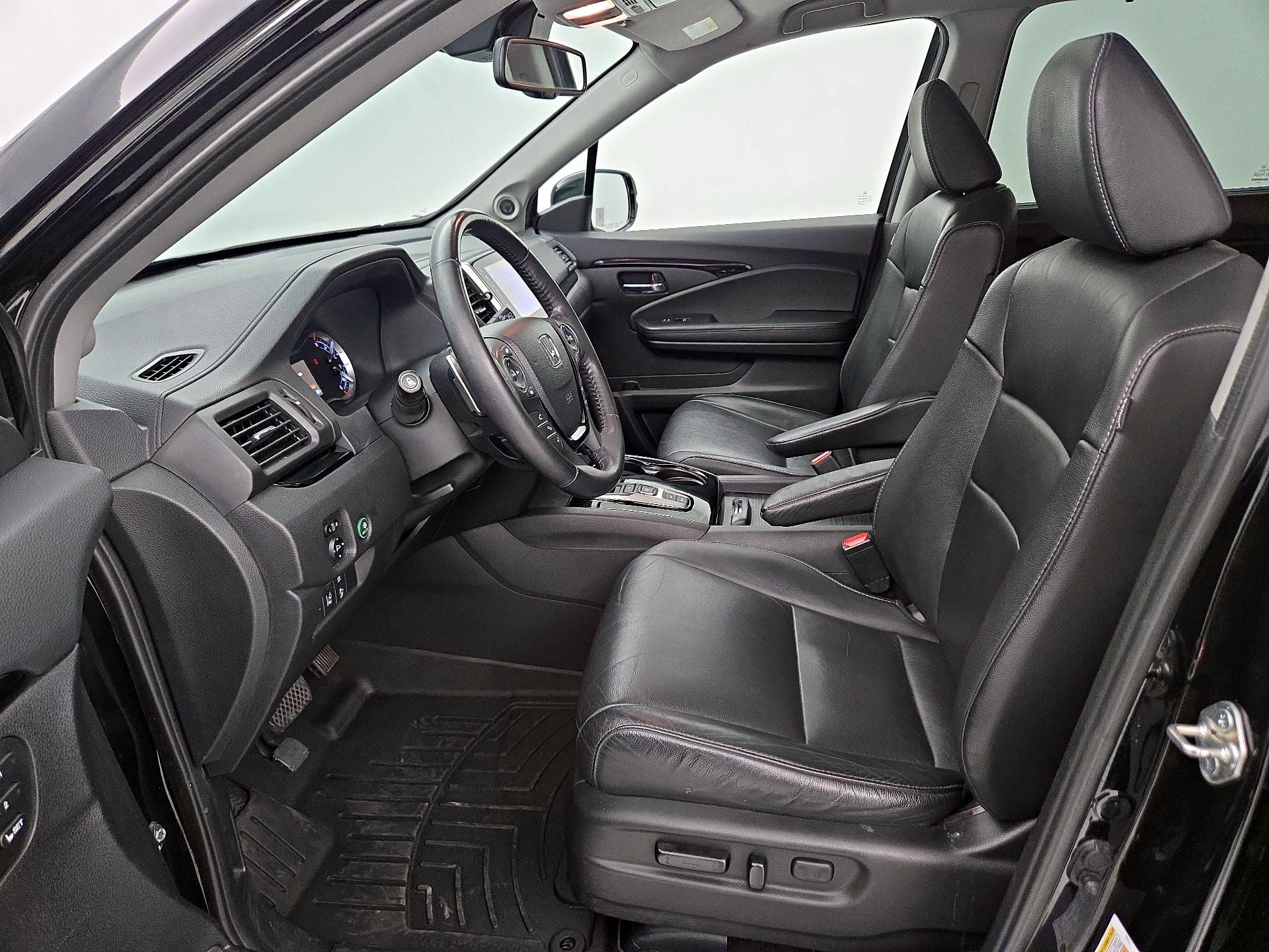 Thumbnail: 2018 Honda Pilot - 11