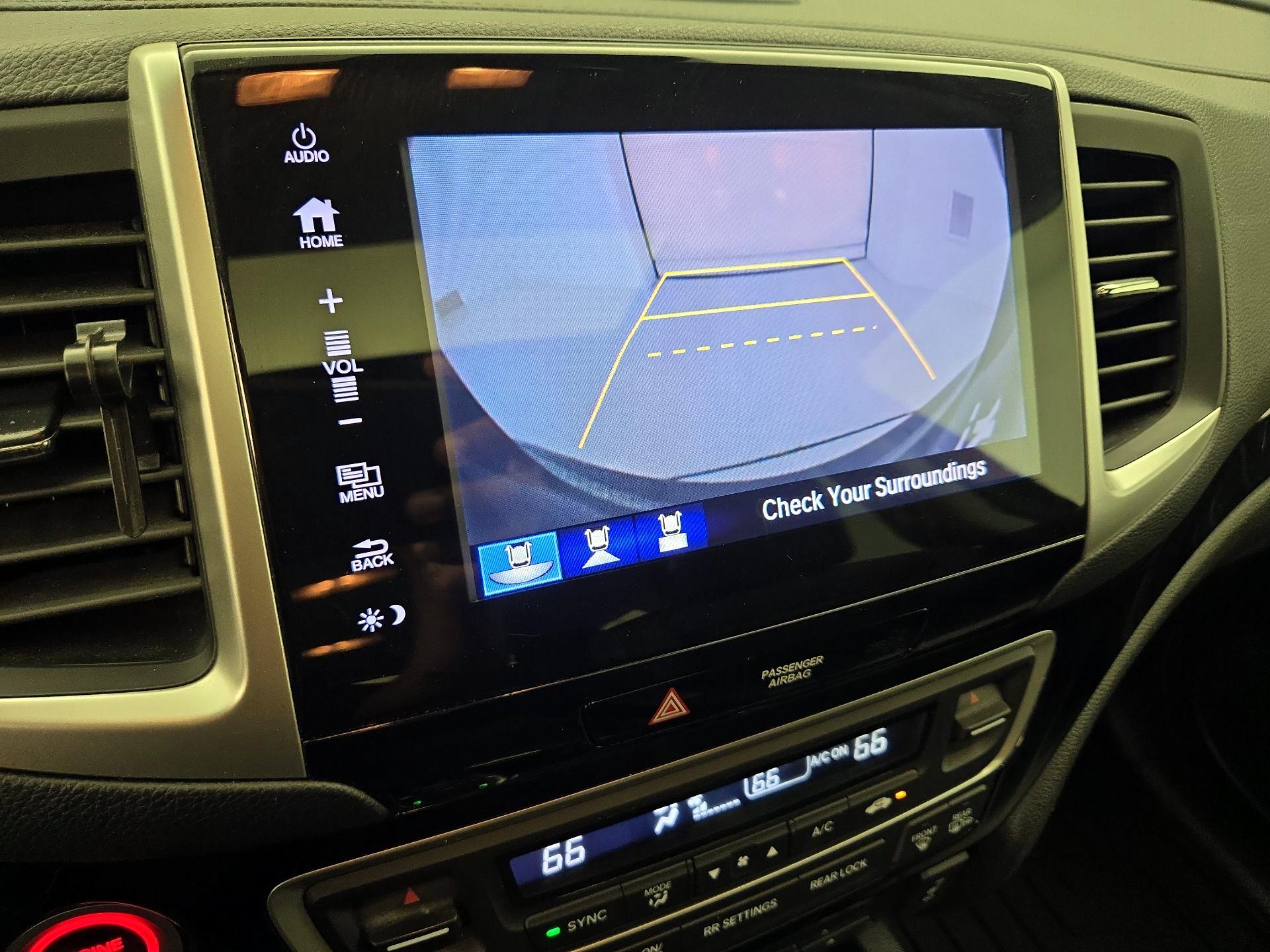 Thumbnail: 2018 Honda Pilot - 15