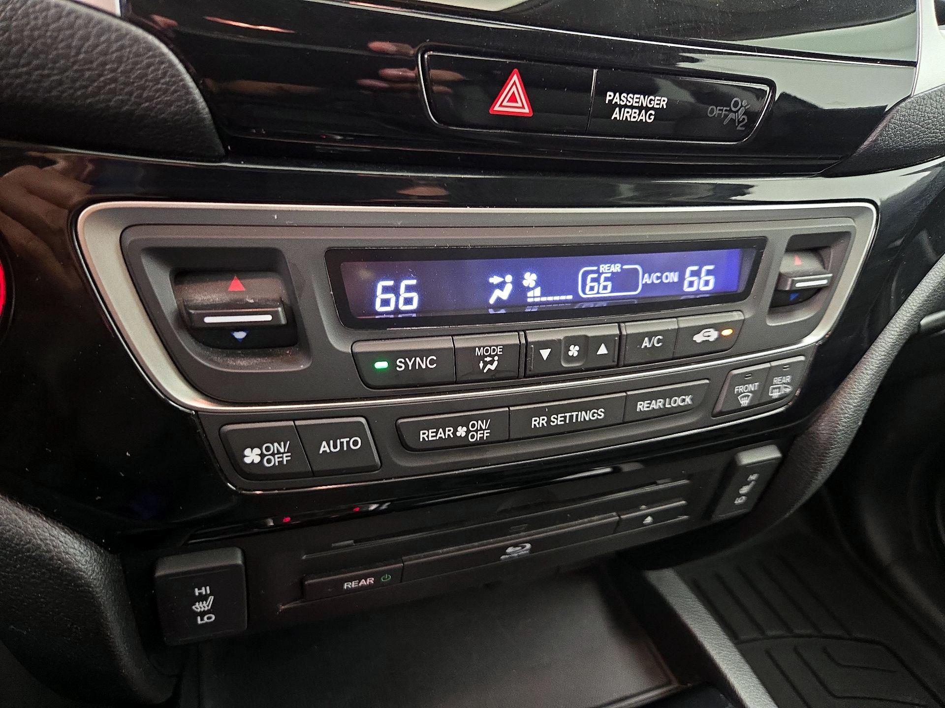 Thumbnail: 2018 Honda Pilot - 17