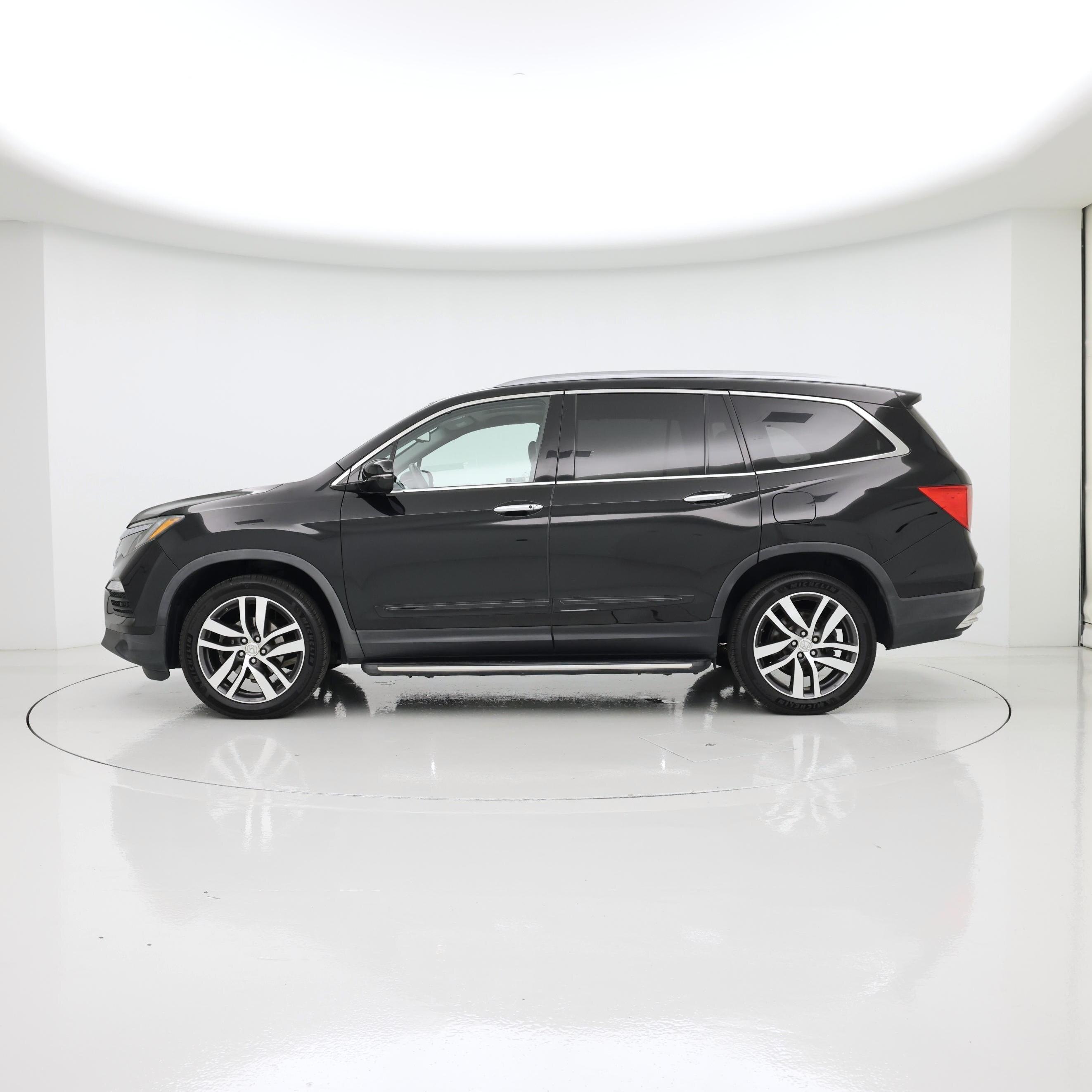 Thumbnail: 2018 Honda Pilot - 3