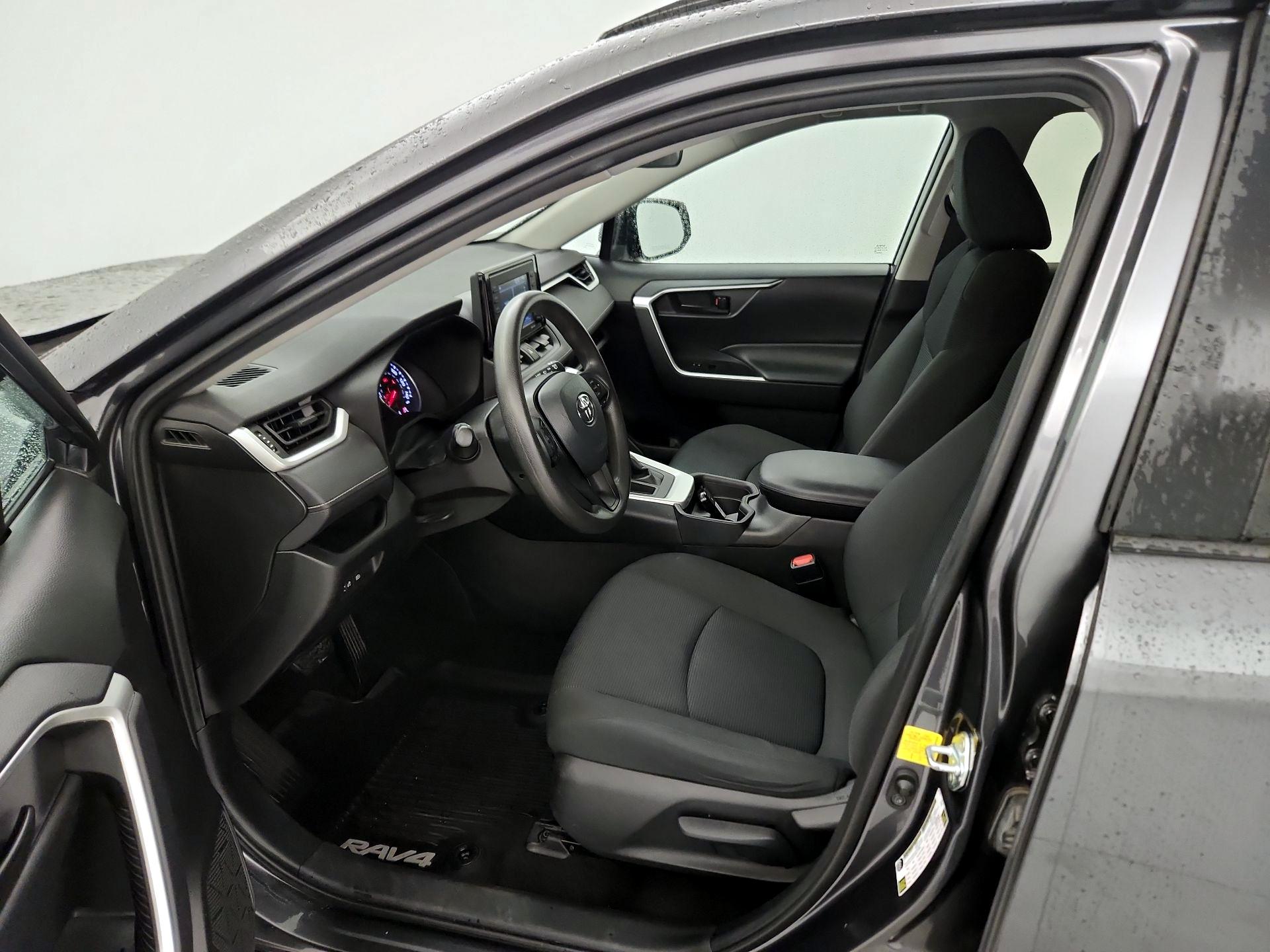 Thumbnail: 2021 Toyota RAV4 - 17