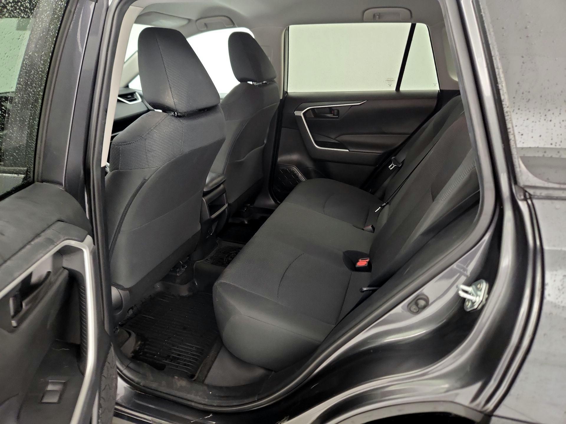 Thumbnail: 2021 Toyota RAV4 - 18