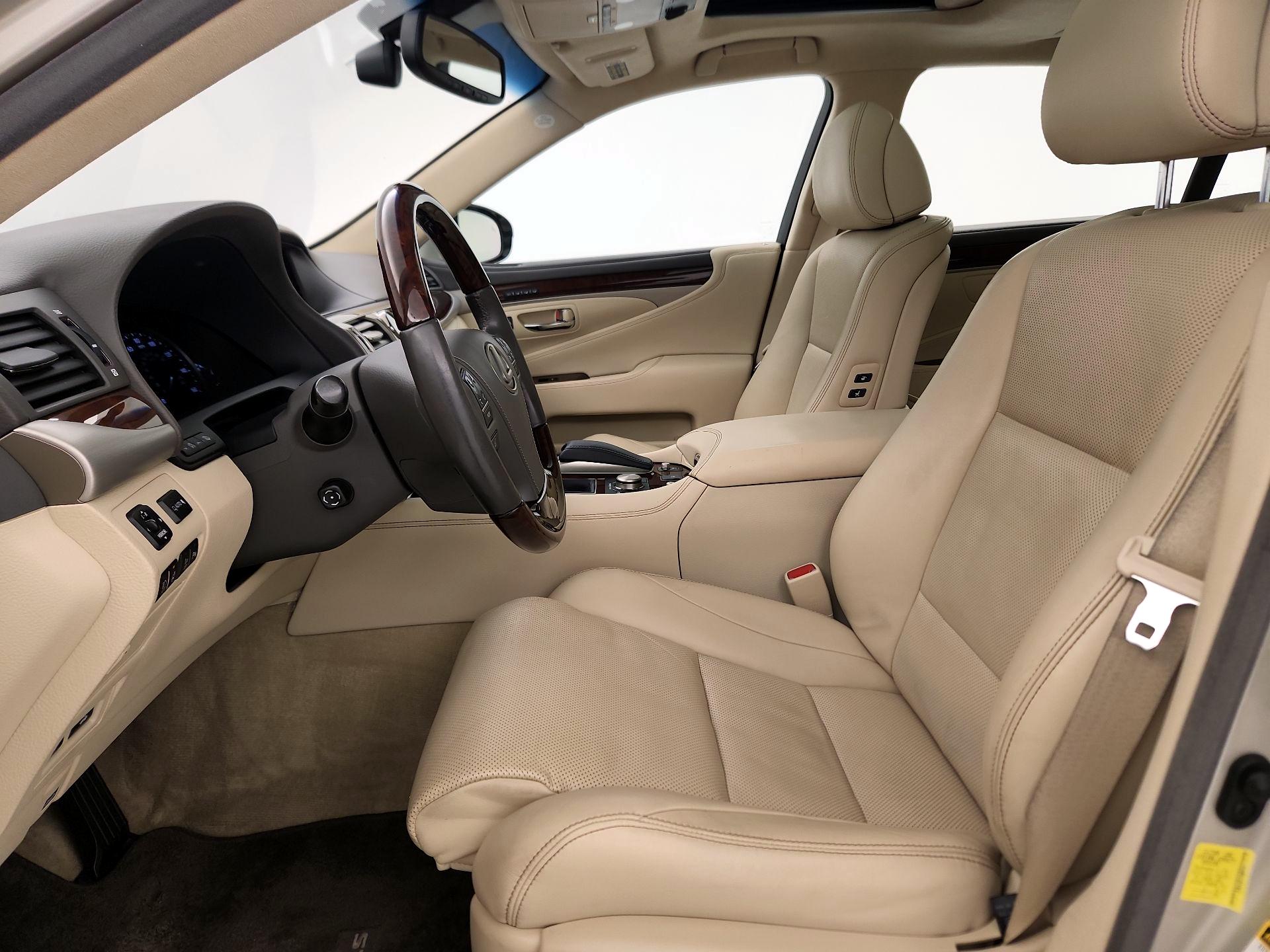 Thumbnail: 2015 Lexus LS - 11