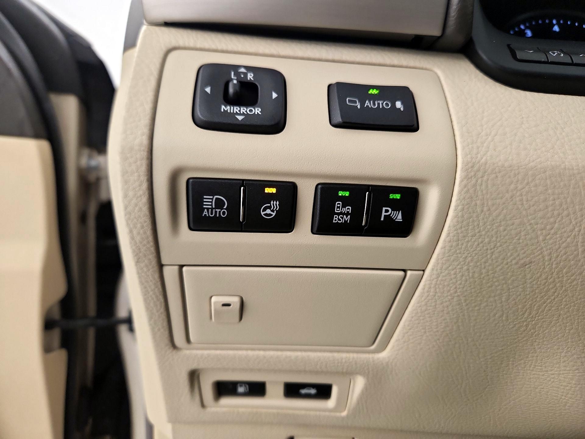 Thumbnail: 2015 Lexus LS - 13