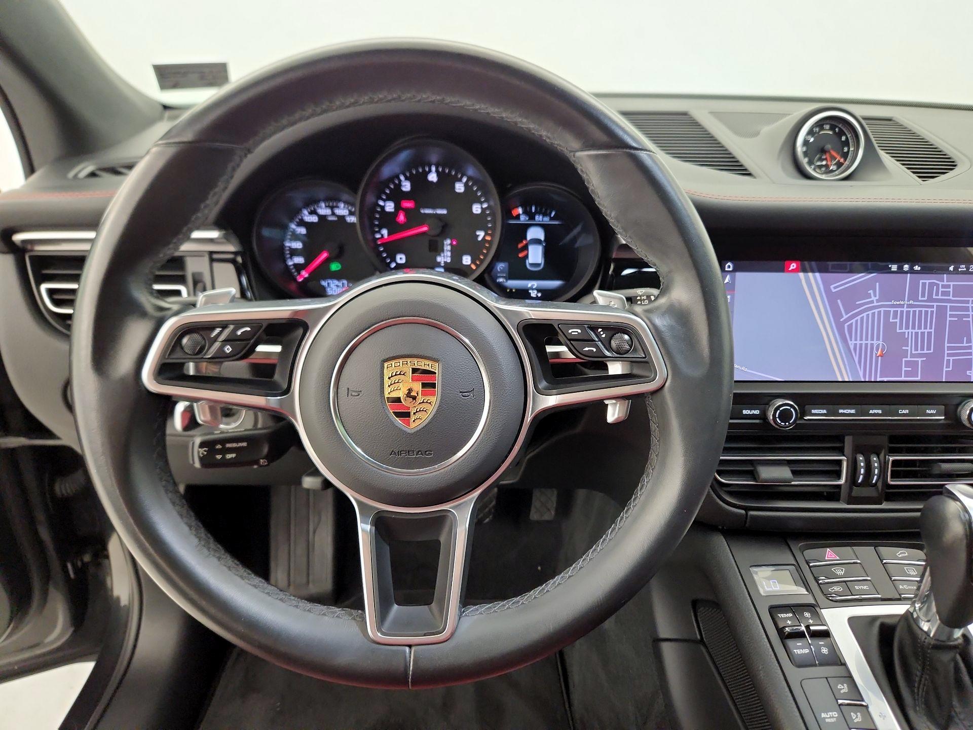 Thumbnail: 2021 Porsche Macan - 10