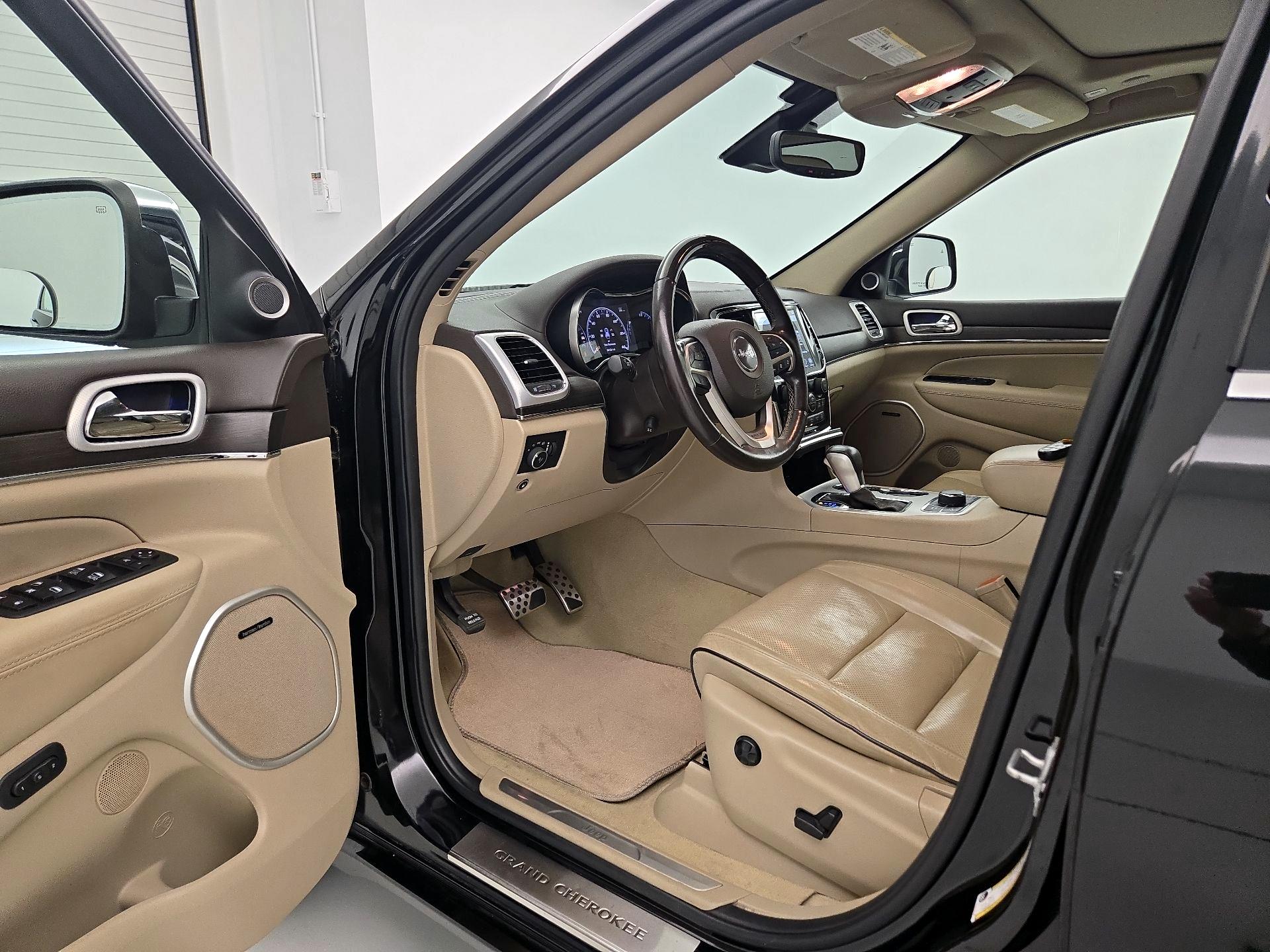 Thumbnail: 2020 Jeep Grand Cherokee - 11