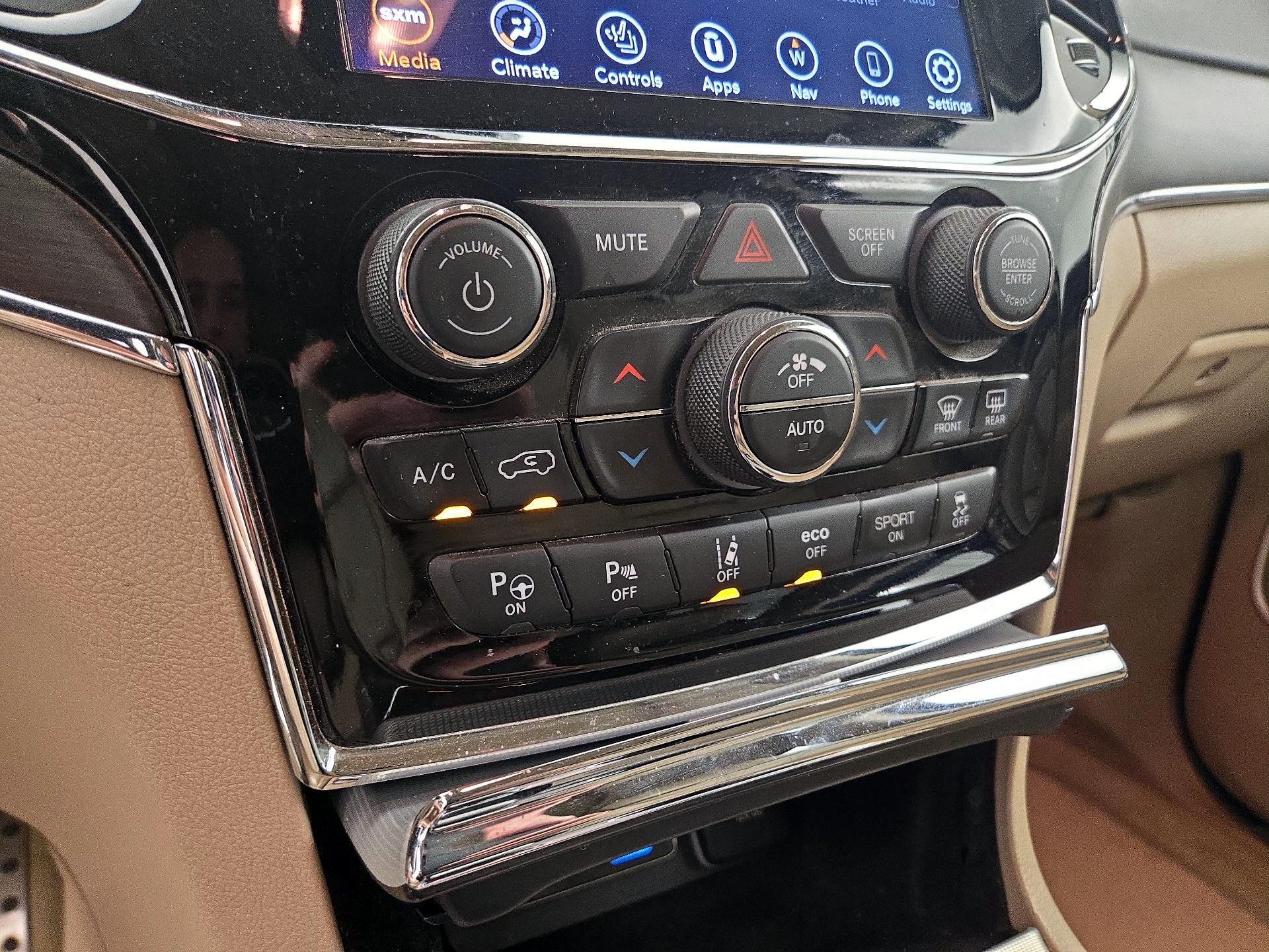 Thumbnail: 2020 Jeep Grand Cherokee - 17