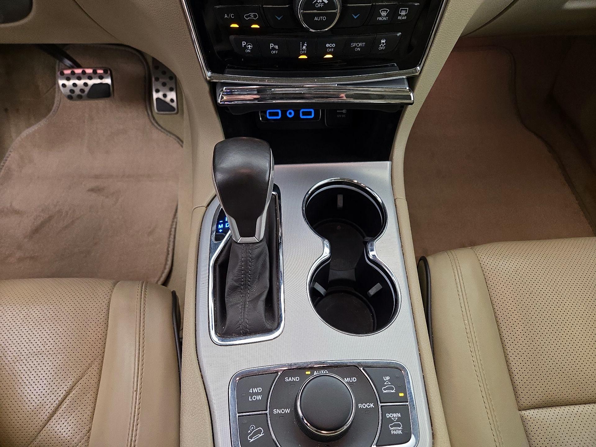 Thumbnail: 2020 Jeep Grand Cherokee - 18