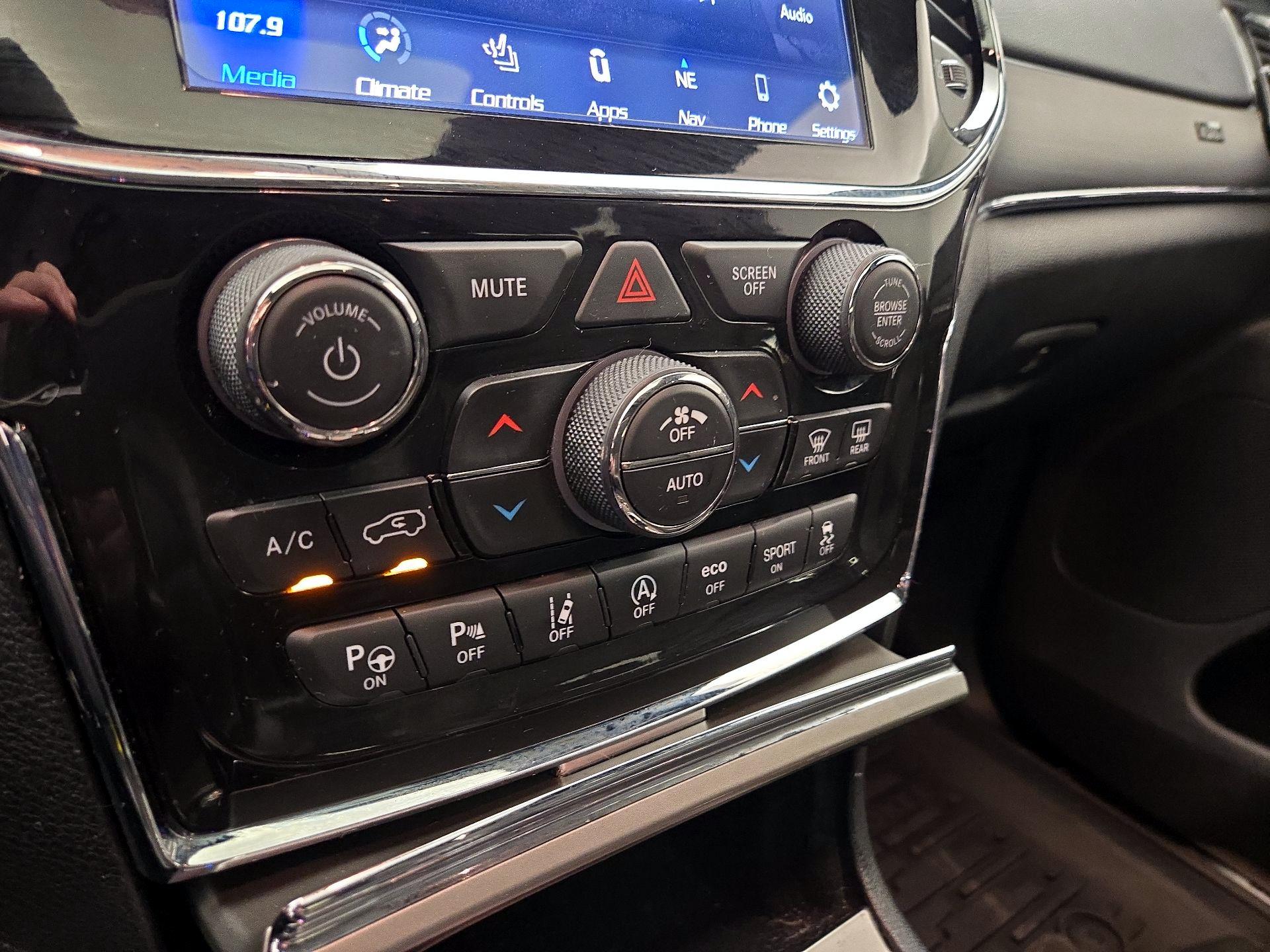 Thumbnail: 2021 Jeep Grand Cherokee - 17