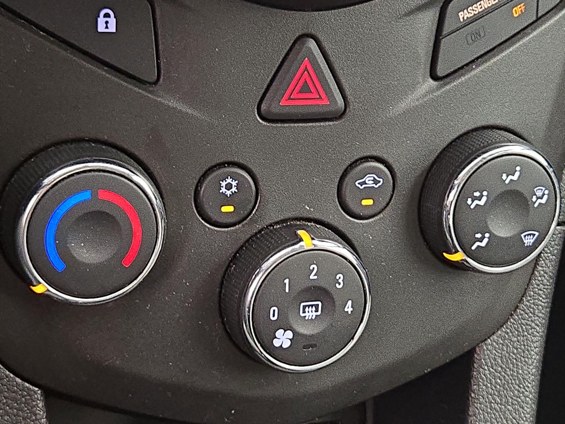 Thumbnail: 2018 Chevrolet Sonic - 16