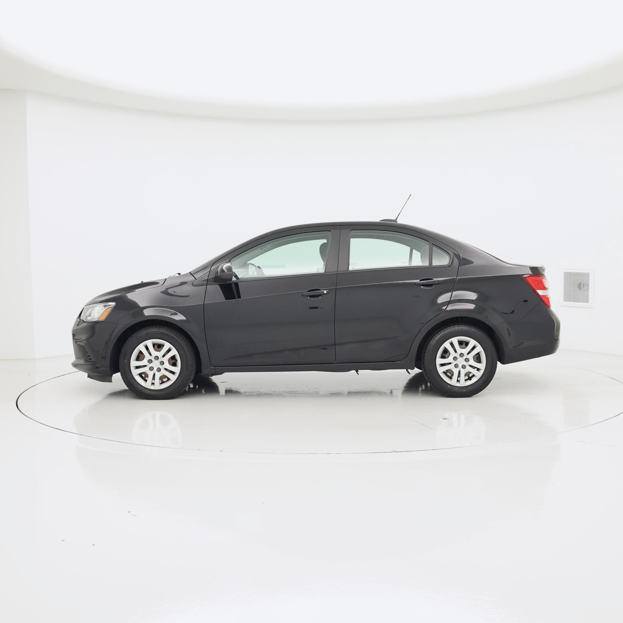 Thumbnail: 2018 Chevrolet Sonic - 3