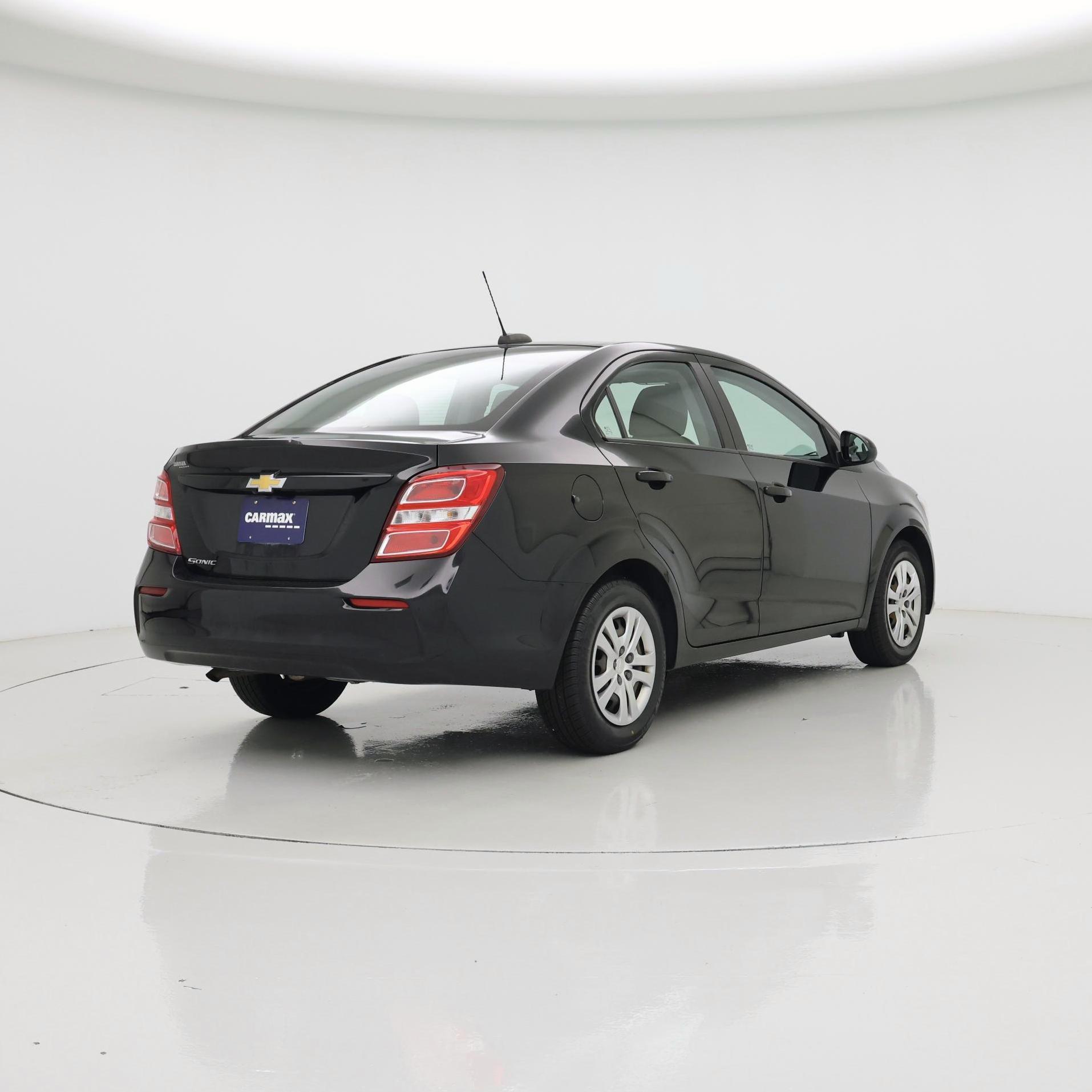 Thumbnail: 2018 Chevrolet Sonic - 8