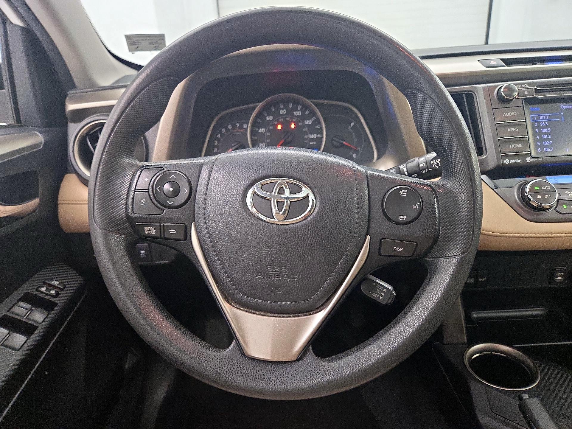 Thumbnail: 2015 Toyota RAV4 - 10