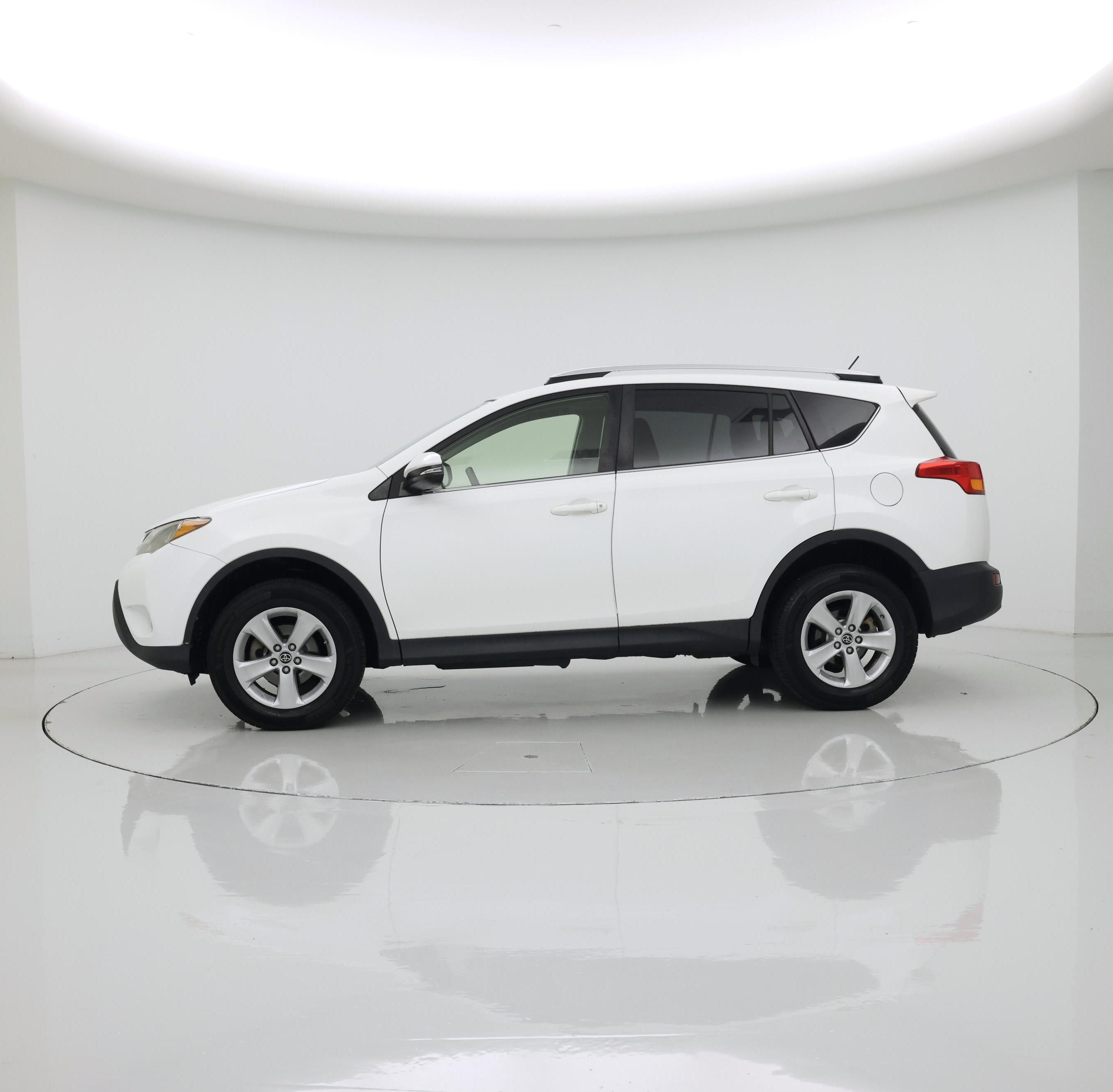 Thumbnail: 2015 Toyota RAV4 - 3