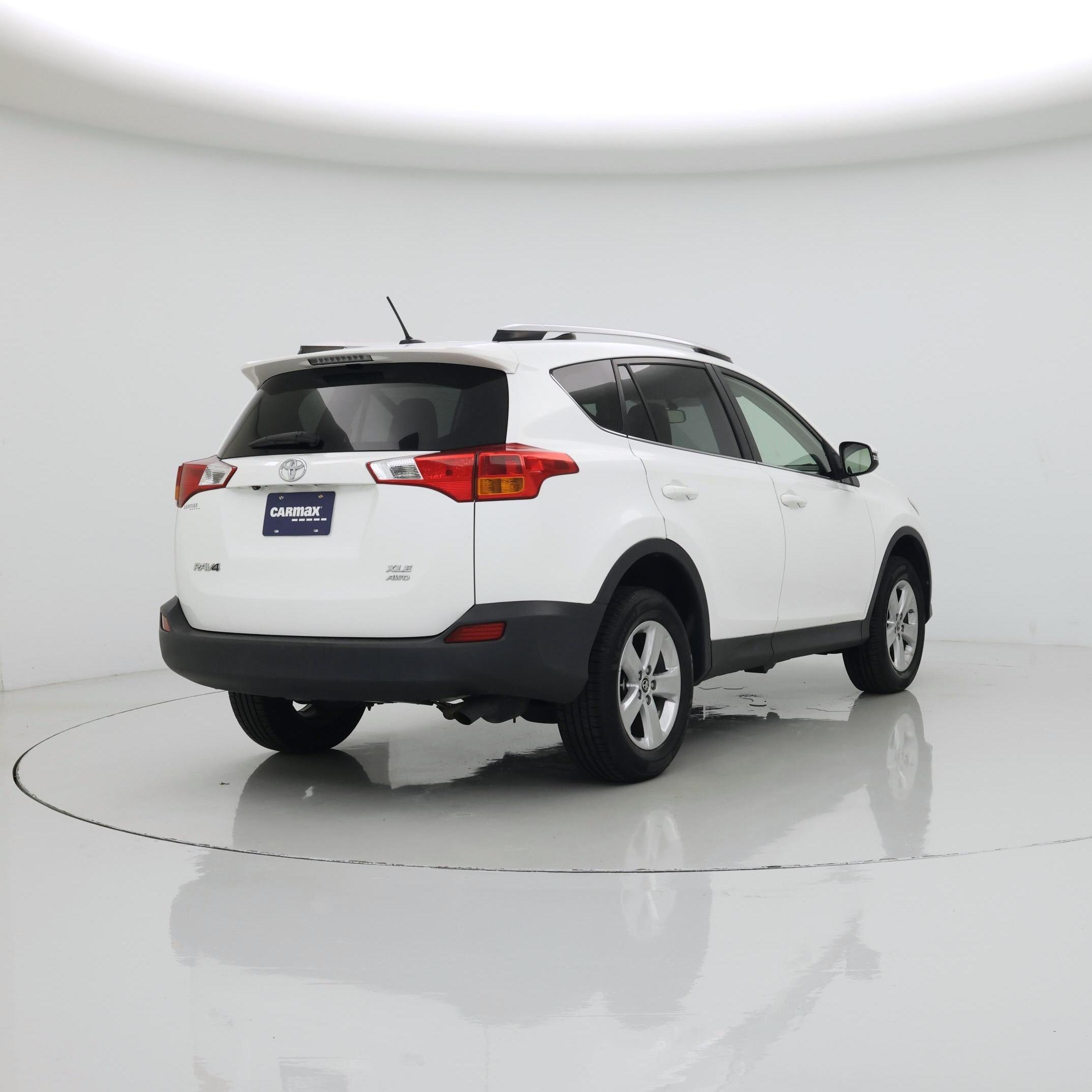 Thumbnail: 2015 Toyota RAV4 - 8