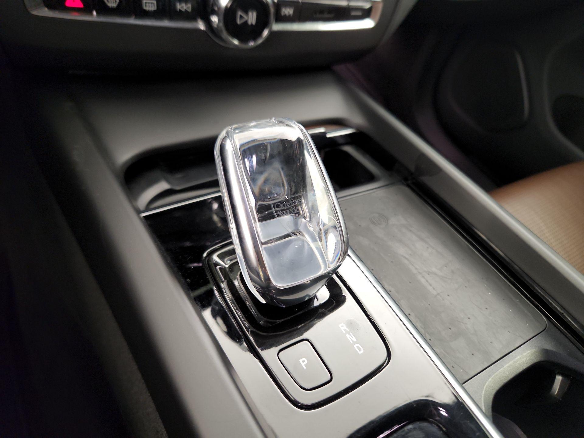 Thumbnail: 2022 Volvo XC60 - 17