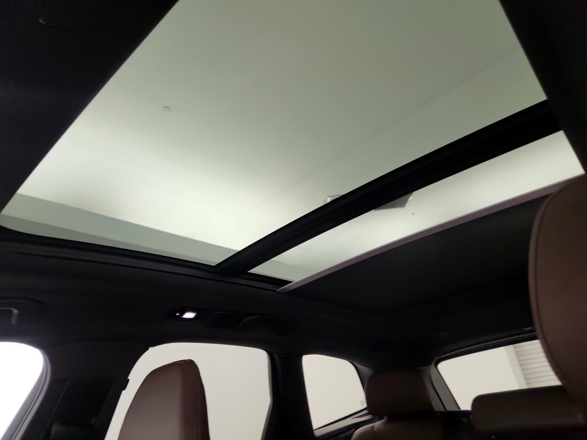 Thumbnail: 2022 Volvo XC60 - 19