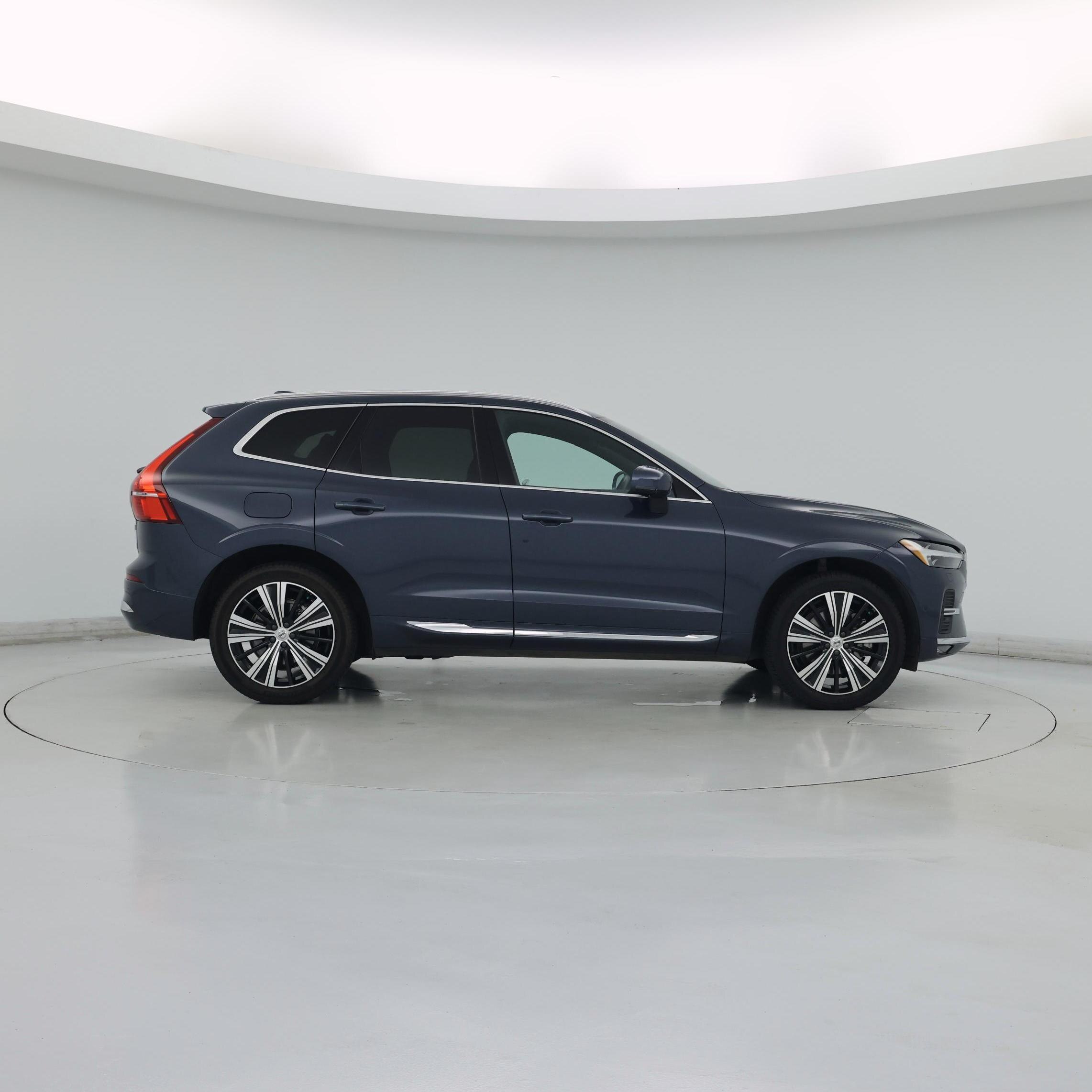 Thumbnail: 2022 Volvo XC60 - 7