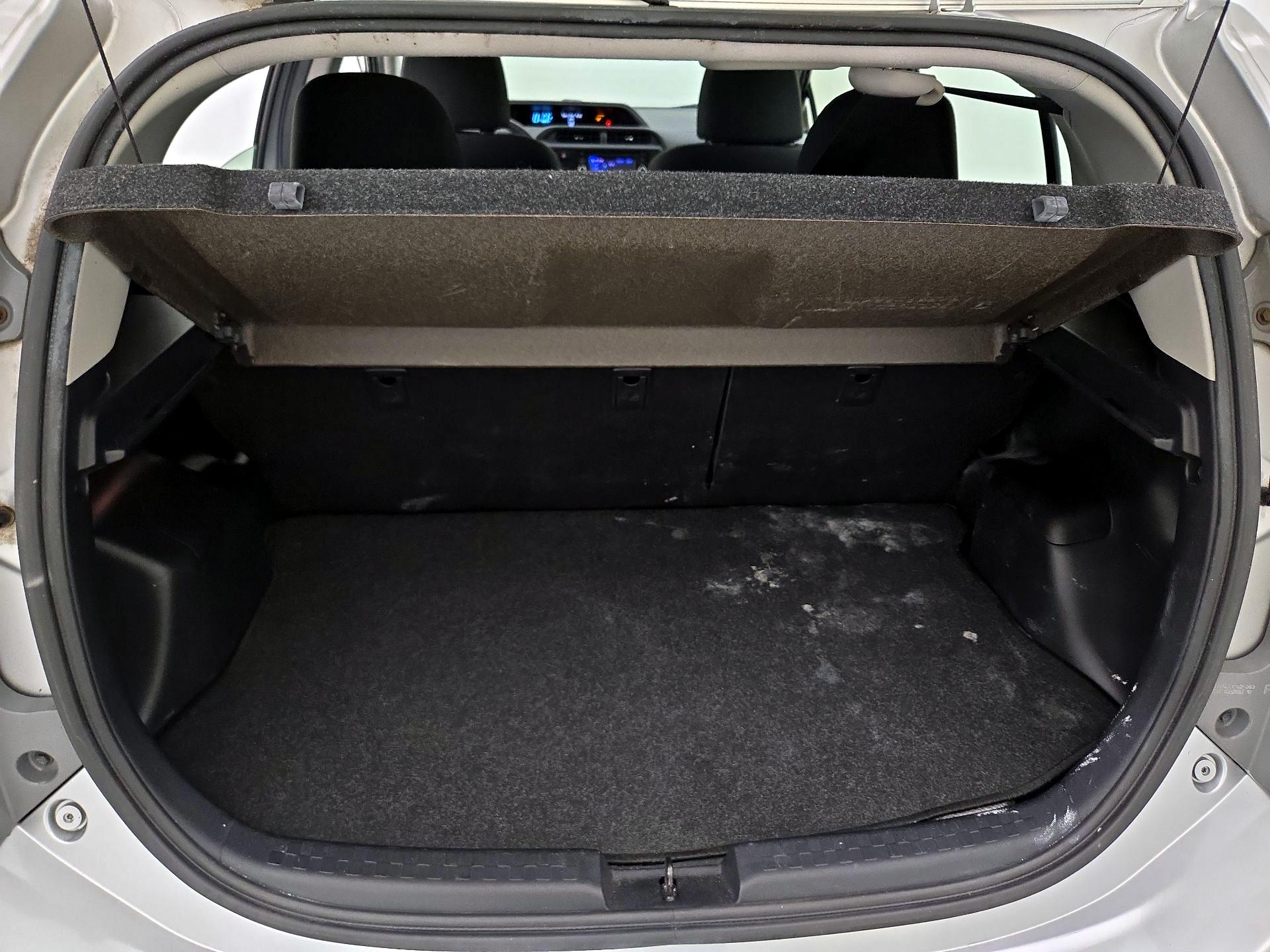 Thumbnail: 2014 Toyota Prius c - 20