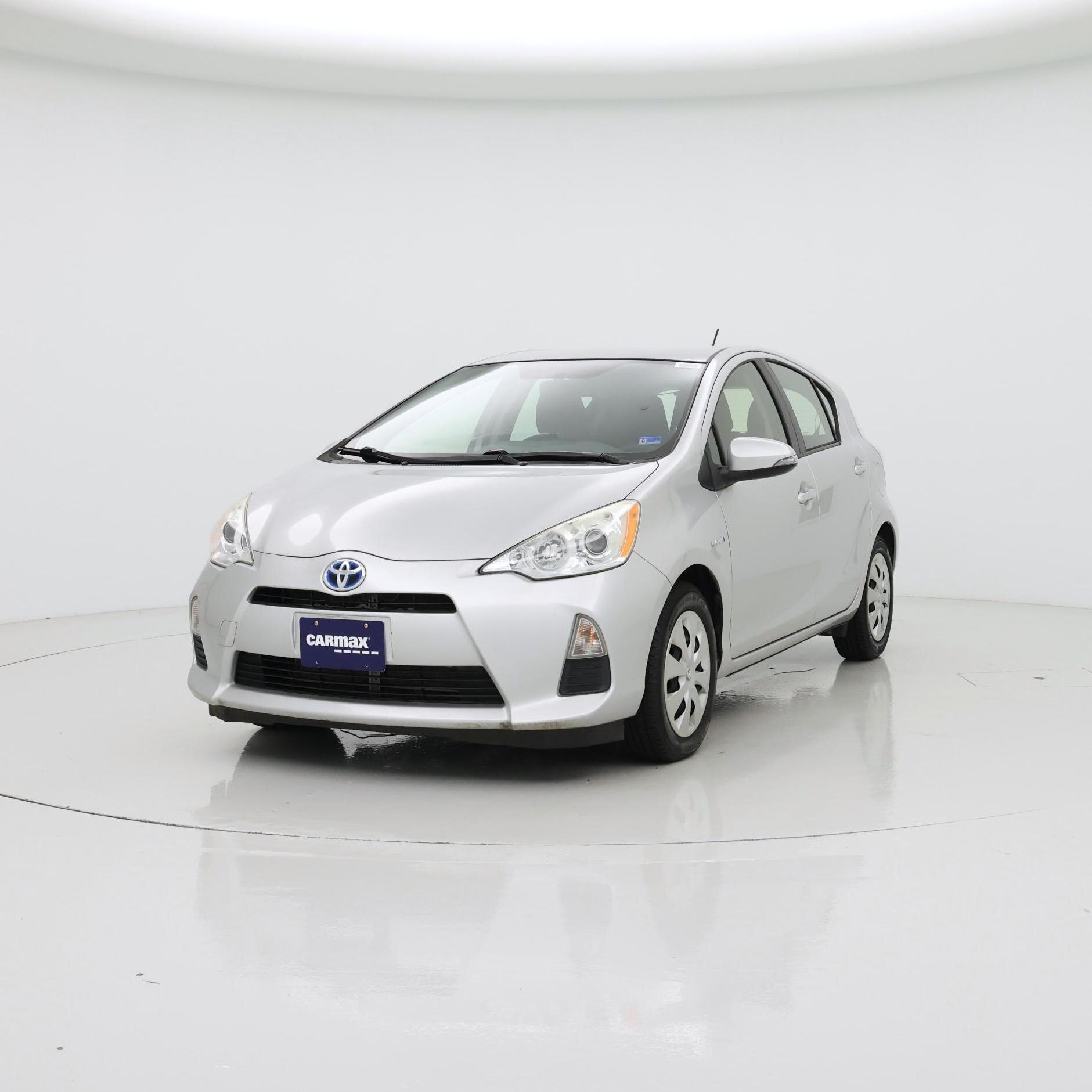 Thumbnail: 2014 Toyota Prius c - 4