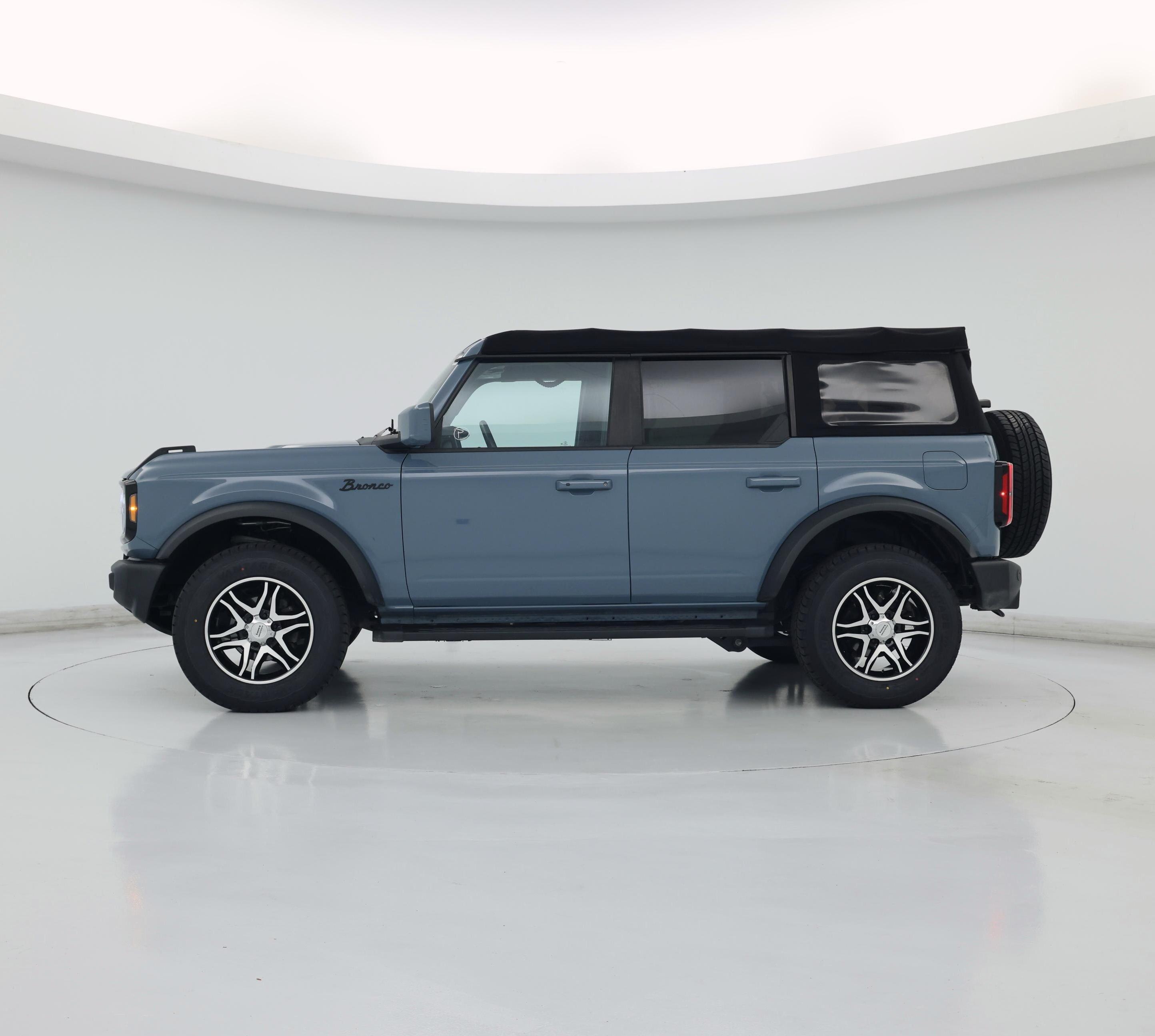 Thumbnail: 2022 Ford Bronco - 3