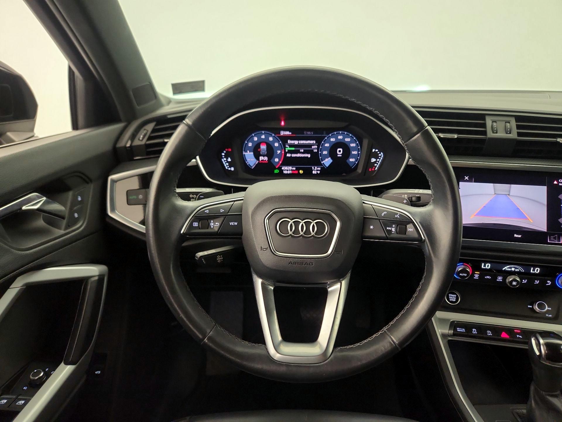 Thumbnail: 2021 Audi Q3 - 10