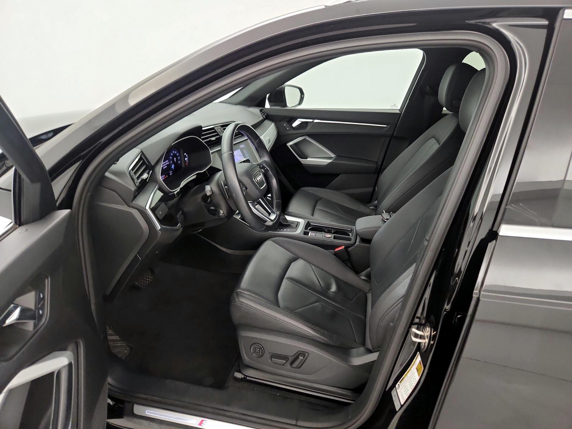 Thumbnail: 2021 Audi Q3 - 11