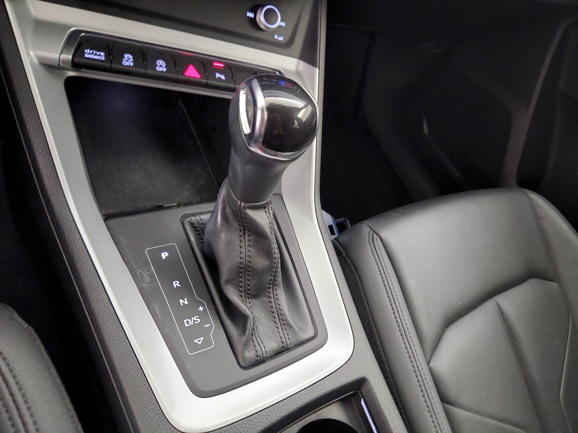 Thumbnail: 2021 Audi Q3 - 15