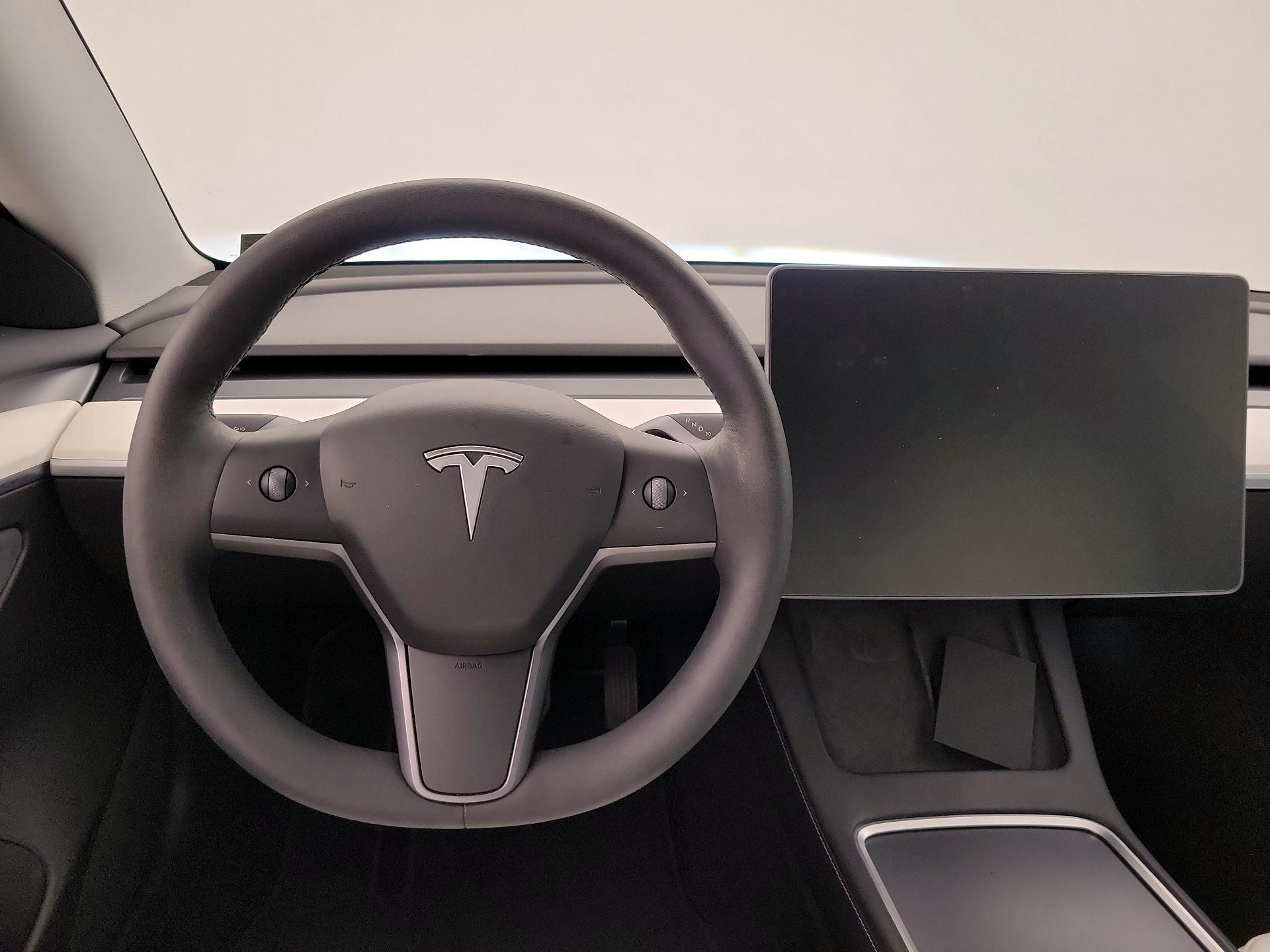 Thumbnail: 2021 Tesla Model 3 - 10