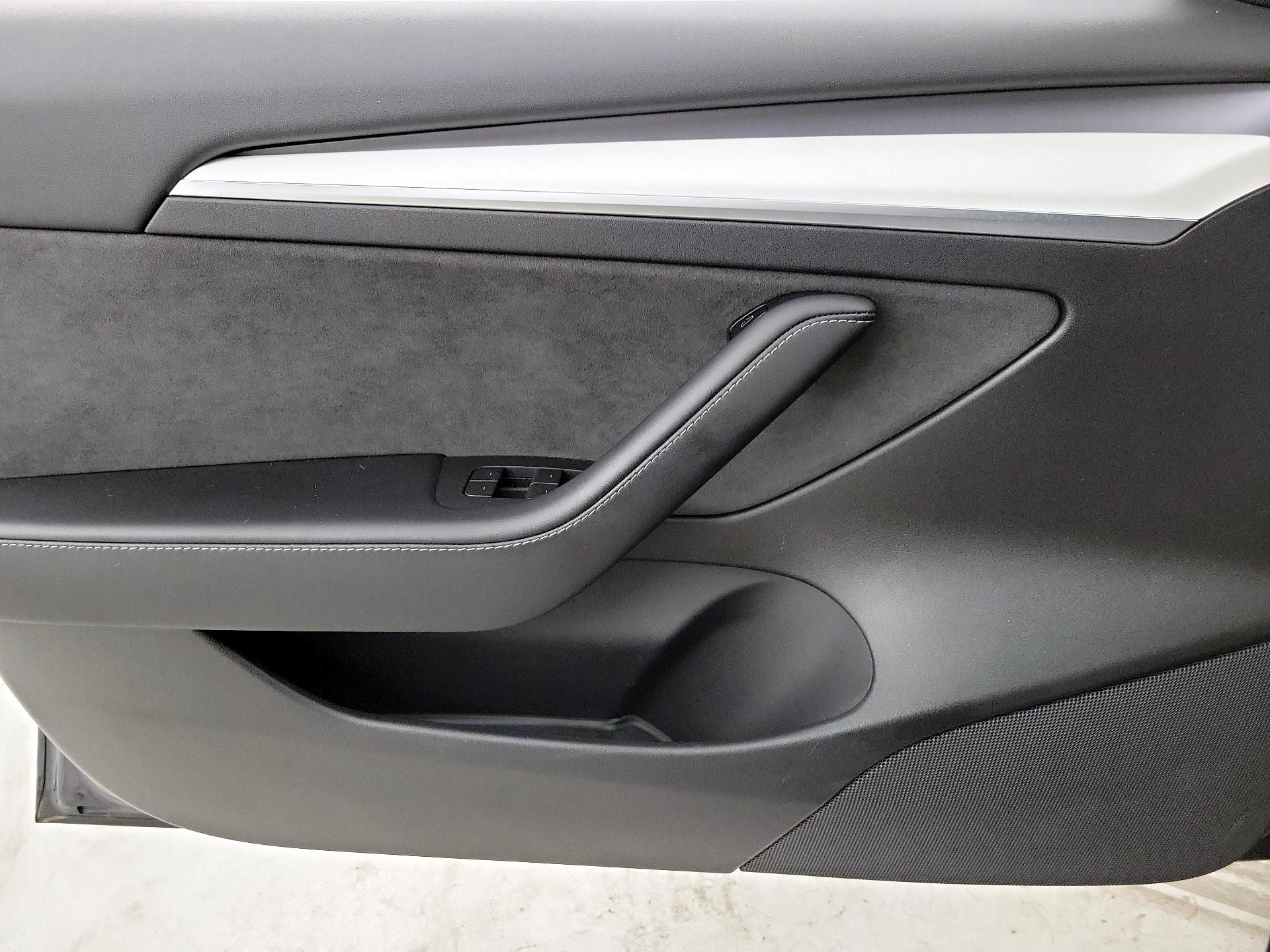 Thumbnail: 2021 Tesla Model 3 - 12
