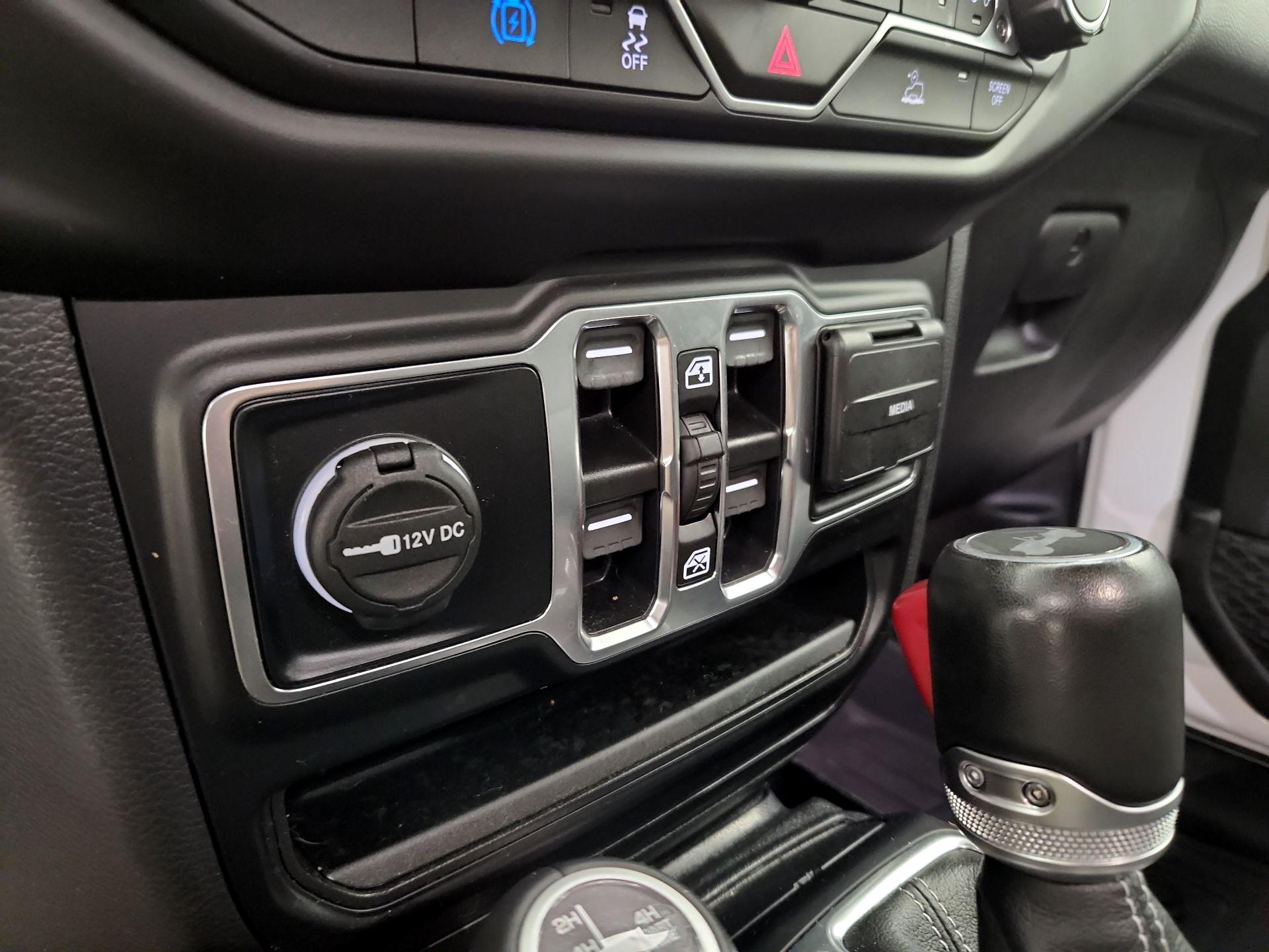 Thumbnail: 2022 Jeep Wrangler - 19