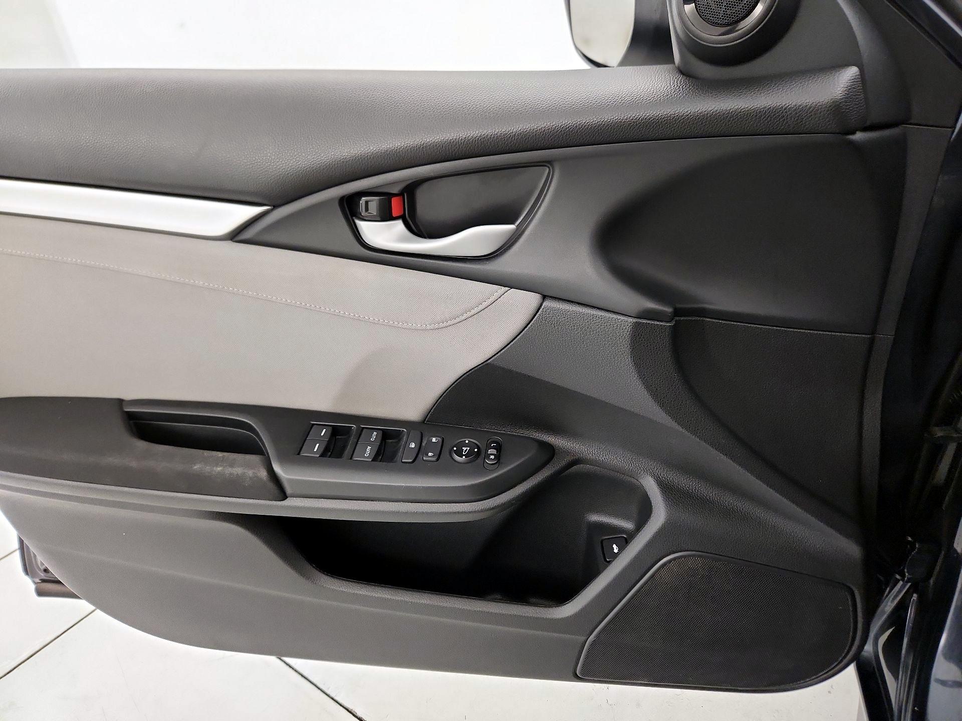 Thumbnail: 2017 Honda Civic - 12