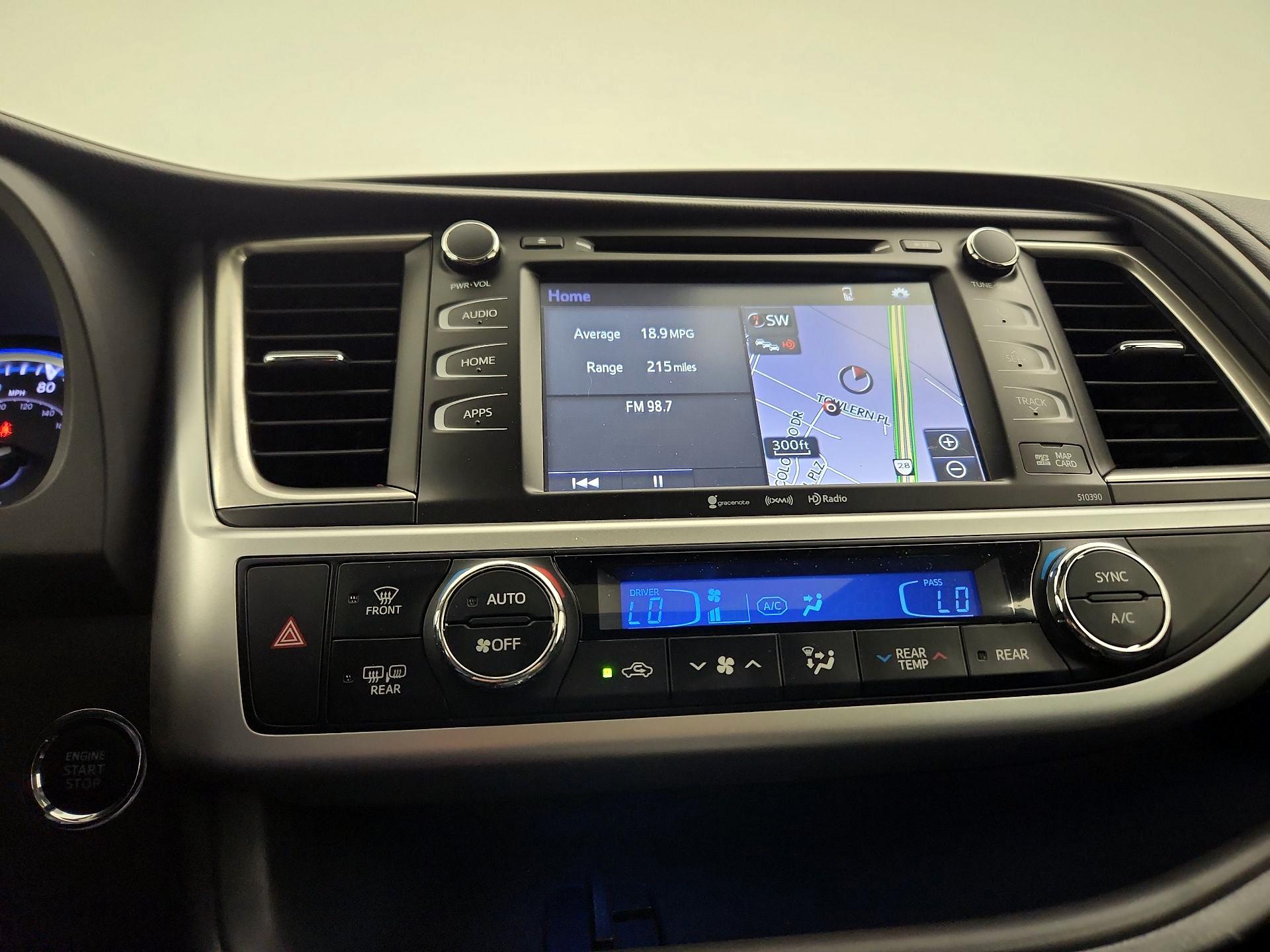 Thumbnail: 2019 Toyota Highlander - 17