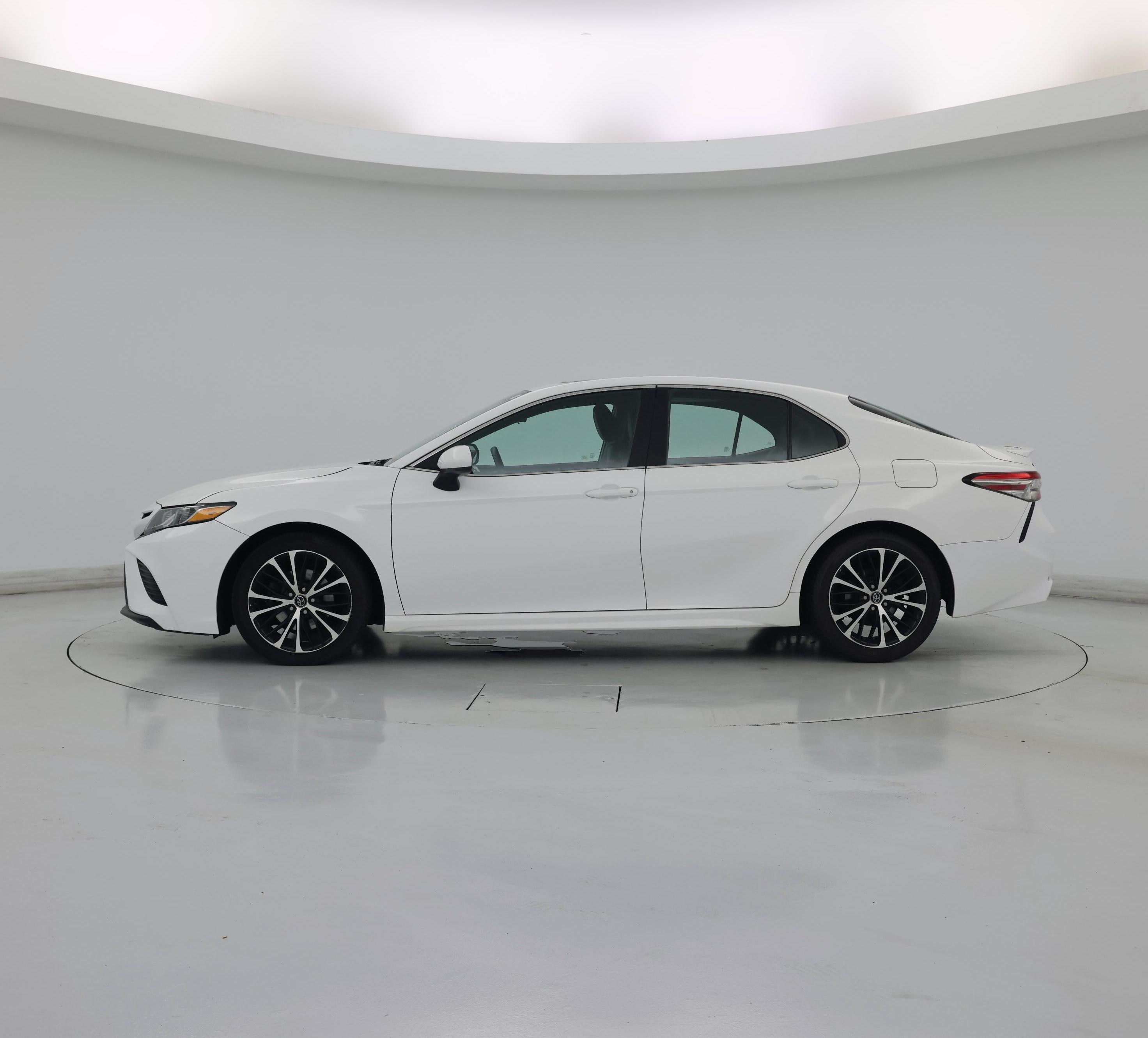 Thumbnail: 2018 Toyota Camry - 3