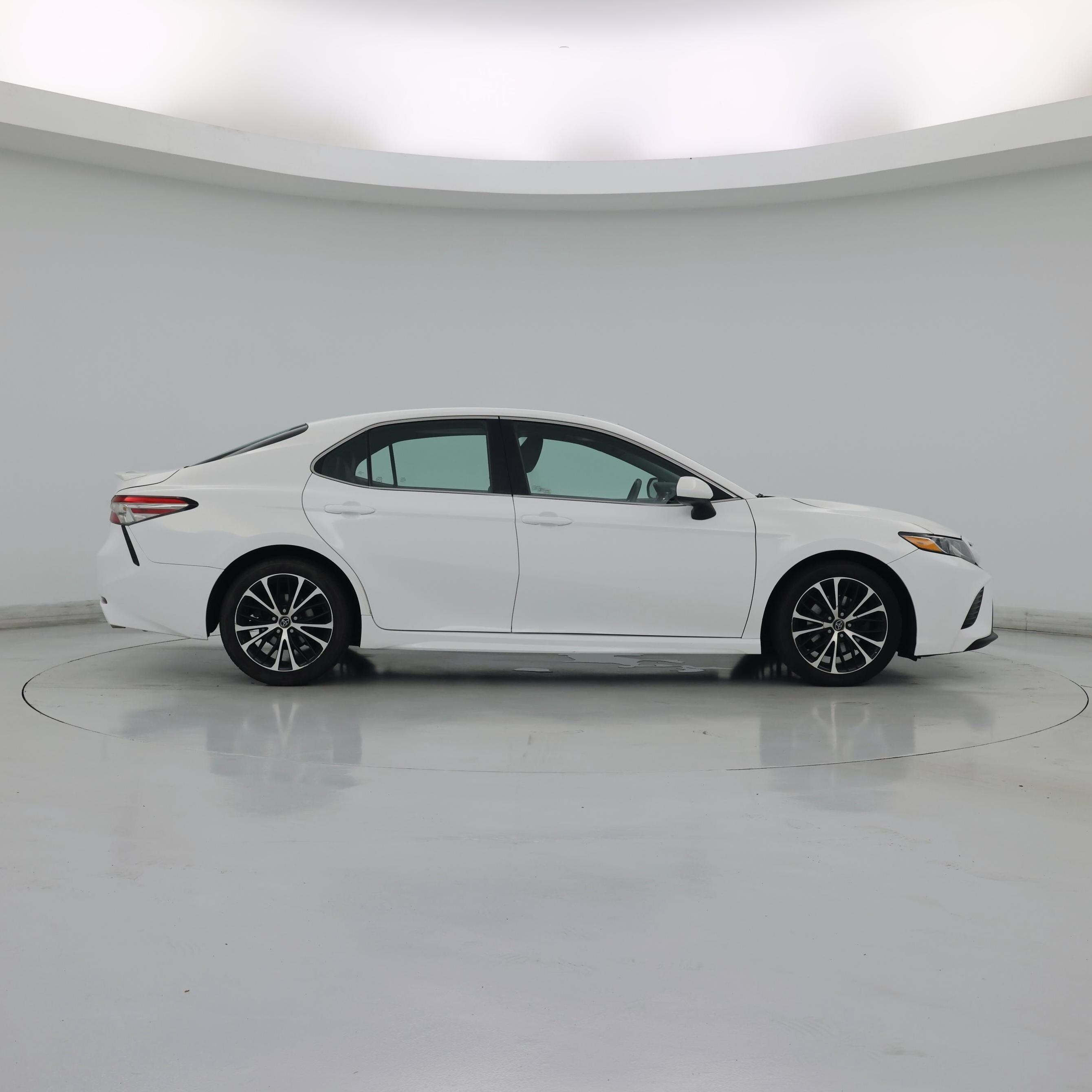 Thumbnail: 2018 Toyota Camry - 7