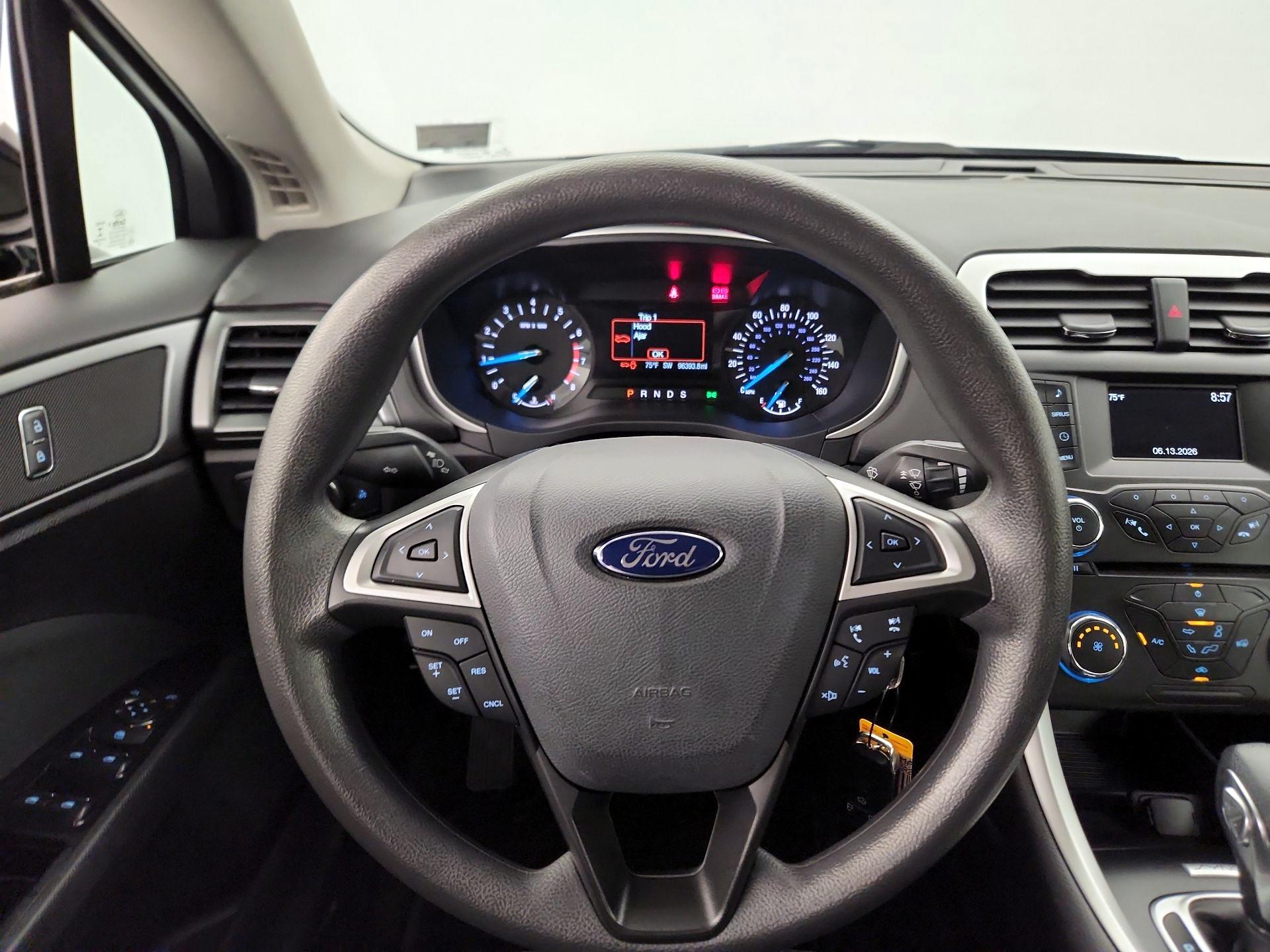 Thumbnail: 2016 Ford Fusion - 10