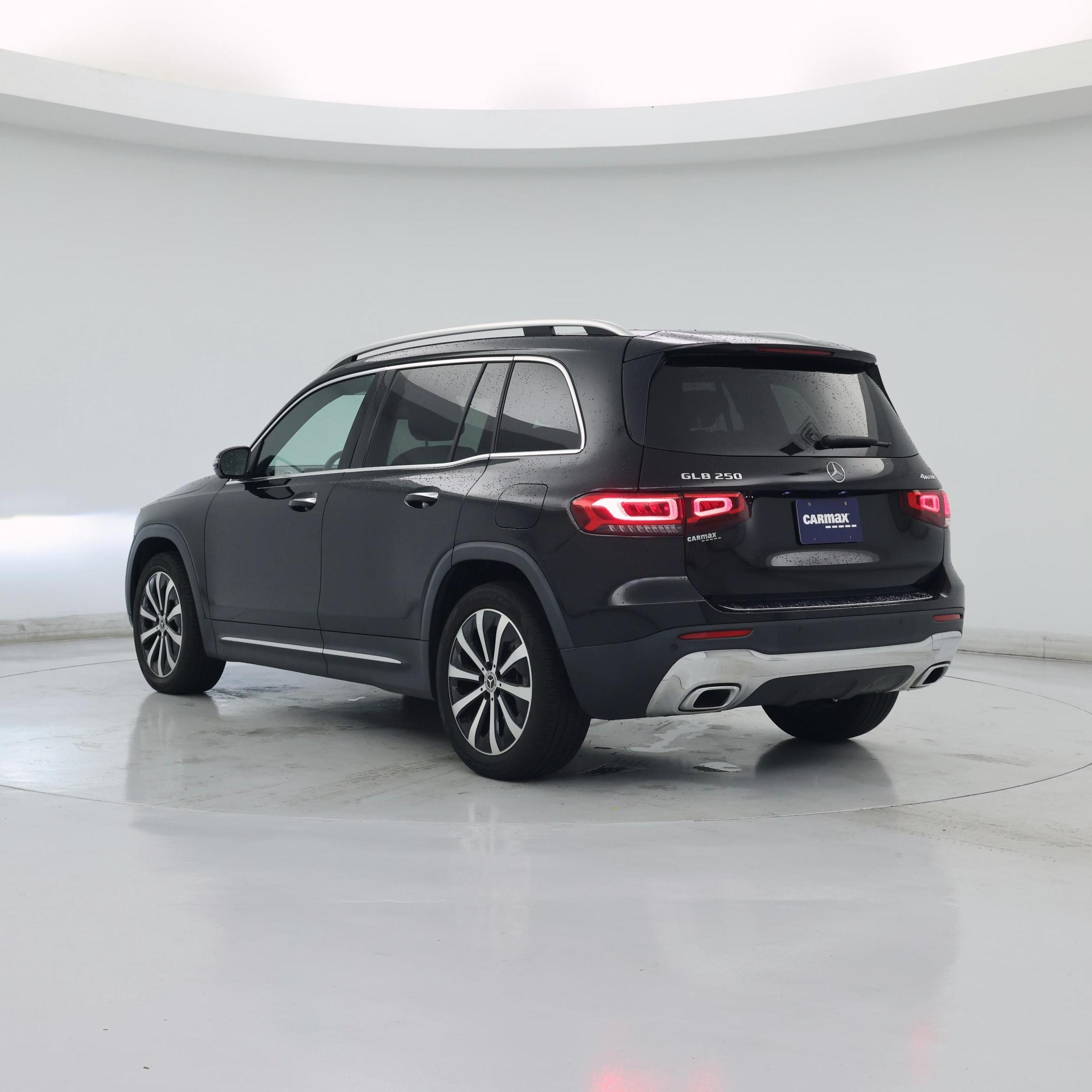 Thumbnail: 2021 Mercedes-Benz GLB - 2